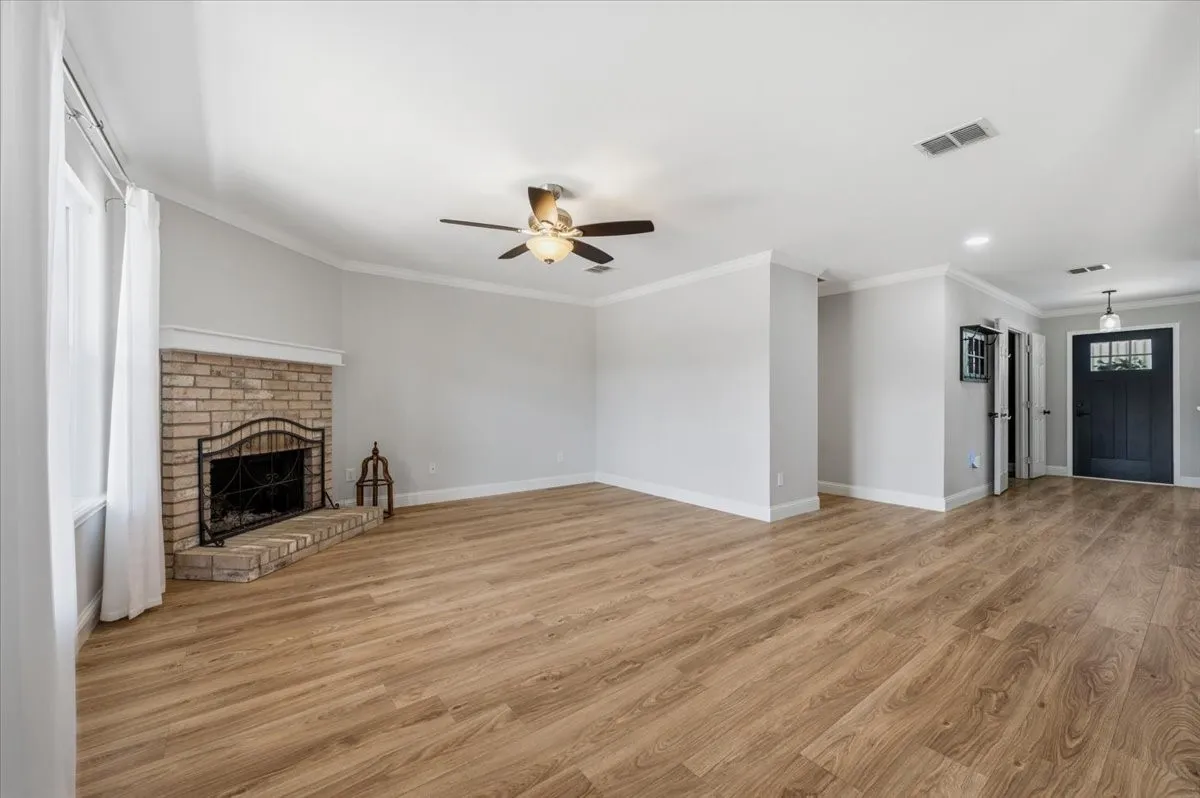 Single Family Residence For Sale in Rockwall County , 1419 Madison Drive, Rockwall, Texas 75032, 5 Bedroom, 3 Bathroom, 2 Garage spaces, 2,818 Sqft, built in 1999, mls#21306784, Real Estate Agent in Rockwall, Homes For Sale in Rockwall county, Homes For Sale in Rockwall, Realtor in Rockwall Texas, Real Estate Brokerage Independent Realty Texas, Luminita Cordes Realtor