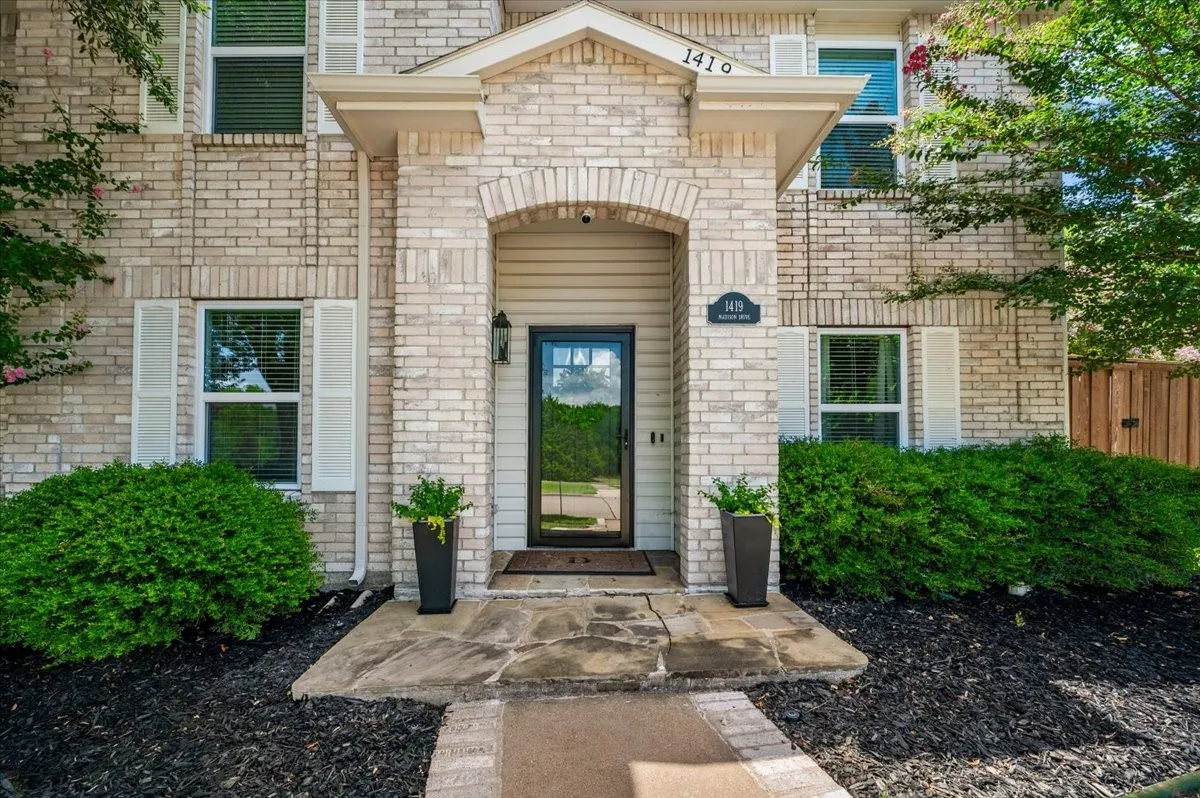 Single Family Residence For Sale in Rockwall County , 1419 Madison Drive, Rockwall, Texas 75032, 5 Bedroom, 3 Bathroom, 2 Garage spaces, 2,818 Sqft, built in 1999, mls#21306784, Real Estate Agent in Rockwall, Homes For Sale in Rockwall county, Homes For Sale in Rockwall, Realtor in Rockwall Texas, Real Estate Brokerage Independent Realty Texas, Luminita Cordes Realtor