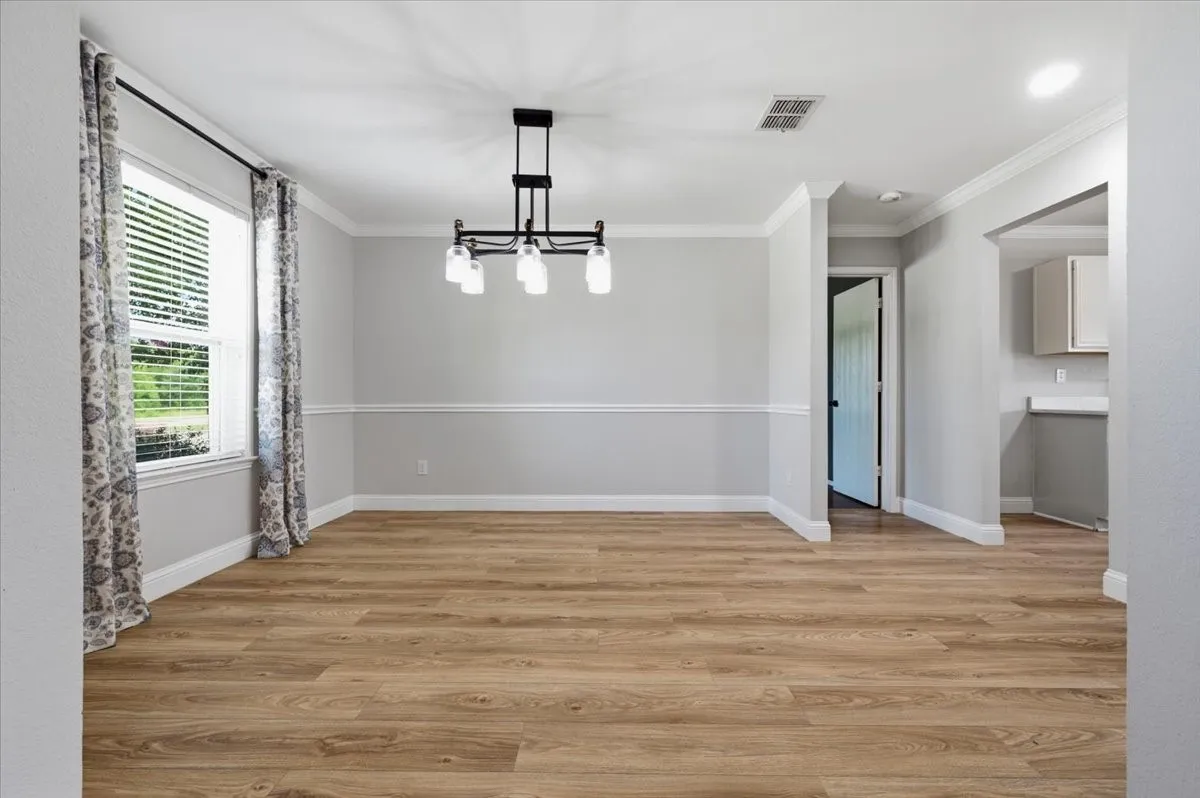 Single Family Residence For Sale in Rockwall County , 1419 Madison Drive, Rockwall, Texas 75032, 5 Bedroom, 3 Bathroom, 2 Garage spaces, 2,818 Sqft, built in 1999, mls#21306784, Real Estate Agent in Rockwall, Homes For Sale in Rockwall county, Homes For Sale in Rockwall, Realtor in Rockwall Texas, Real Estate Brokerage Independent Realty Texas, Luminita Cordes Realtor