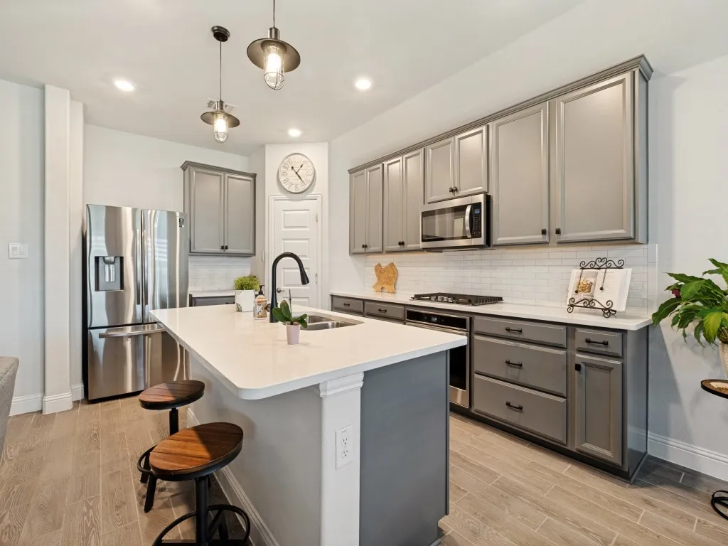 Single Family Residence For Sale in Denton County , 5120 Valley Forge Drive, Denton, Texas 76207, 3 Bedroom, 2 Bathroom, 2 Garage spaces, 1,633 Sqft, built in 2022, mls#21305932, Real Estate Agent in Denton, Homes For Sale in Denton county, Homes For Sale in Denton, Realtor in Denton Texas, Real Estate Brokerage Independent Realty Texas, Luminita Cordes Realtor