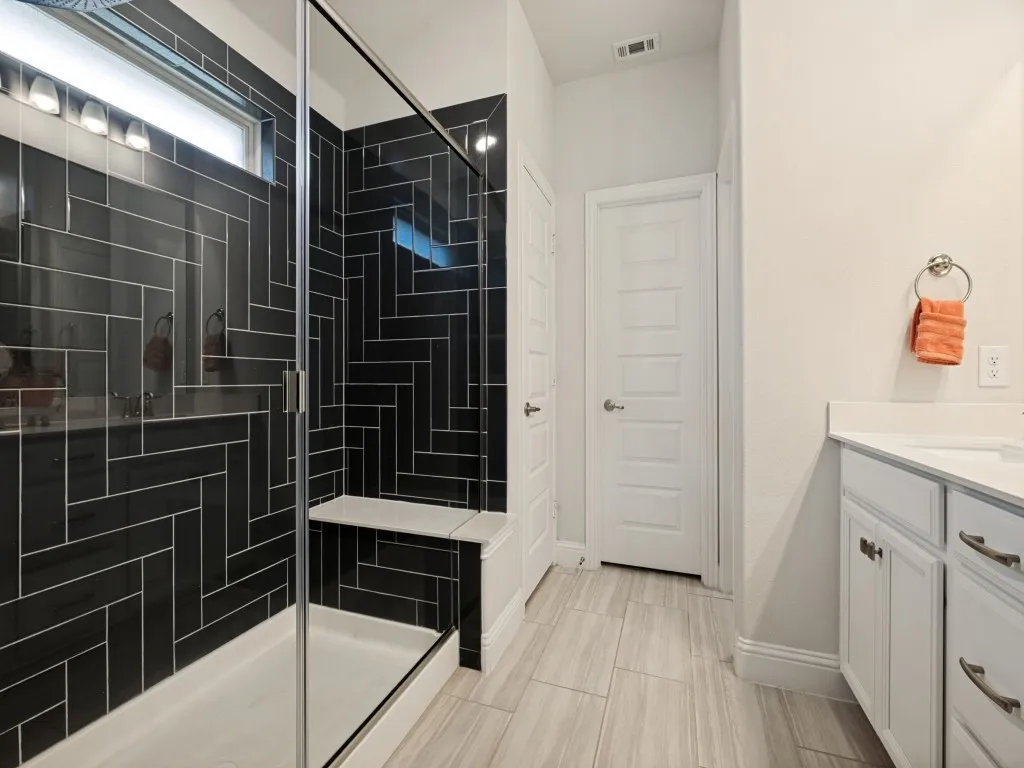 Single Family Residence For Sale in Denton County , 5120 Valley Forge Drive, Denton, Texas 76207, 3 Bedroom, 2 Bathroom, 2 Garage spaces, 1,633 Sqft, built in 2022, mls#21305932, Real Estate Agent in Denton, Homes For Sale in Denton county, Homes For Sale in Denton, Realtor in Denton Texas, Real Estate Brokerage Independent Realty Texas, Luminita Cordes Realtor