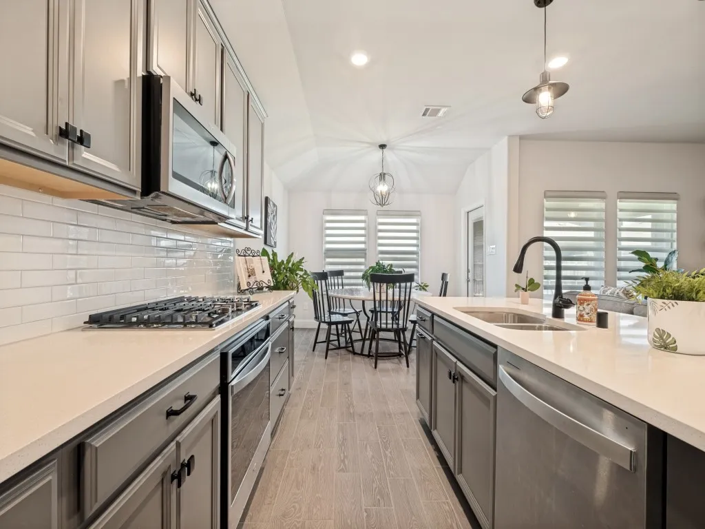Single Family Residence For Sale in Denton County , 5120 Valley Forge Drive, Denton, Texas 76207, 3 Bedroom, 2 Bathroom, 2 Garage spaces, 1,633 Sqft, built in 2022, mls#21305932, Real Estate Agent in Denton, Homes For Sale in Denton county, Homes For Sale in Denton, Realtor in Denton Texas, Real Estate Brokerage Independent Realty Texas, Luminita Cordes Realtor