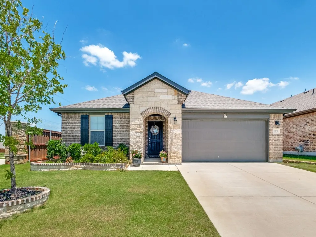 Single Family Residence For Sale in Denton County , 5120 Valley Forge Drive, Denton, Texas 76207, 3 Bedroom, 2 Bathroom, 2 Garage spaces, 1,633 Sqft, built in 2022, mls#21305932, Real Estate Agent in Denton, Homes For Sale in Denton county, Homes For Sale in Denton, Realtor in Denton Texas, Real Estate Brokerage Independent Realty Texas, Luminita Cordes Realtor