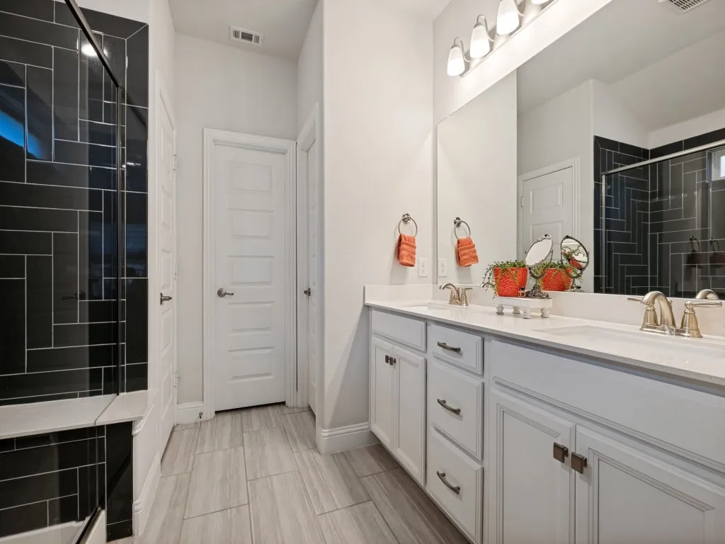 Single Family Residence For Sale in Denton County , 5120 Valley Forge Drive, Denton, Texas 76207, 3 Bedroom, 2 Bathroom, 2 Garage spaces, 1,633 Sqft, built in 2022, mls#21305932, Real Estate Agent in Denton, Homes For Sale in Denton county, Homes For Sale in Denton, Realtor in Denton Texas, Real Estate Brokerage Independent Realty Texas, Luminita Cordes Realtor