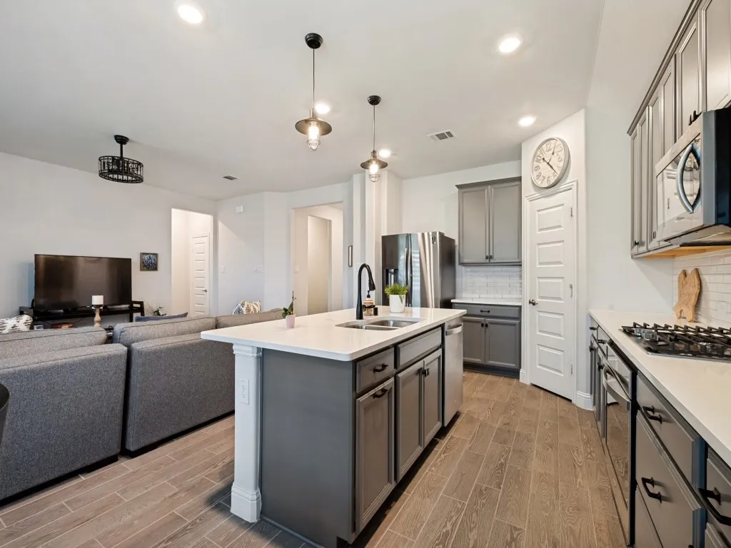 Single Family Residence For Sale in Denton County , 5120 Valley Forge Drive, Denton, Texas 76207, 3 Bedroom, 2 Bathroom, 2 Garage spaces, 1,633 Sqft, built in 2022, mls#21305932, Real Estate Agent in Denton, Homes For Sale in Denton county, Homes For Sale in Denton, Realtor in Denton Texas, Real Estate Brokerage Independent Realty Texas, Luminita Cordes Realtor