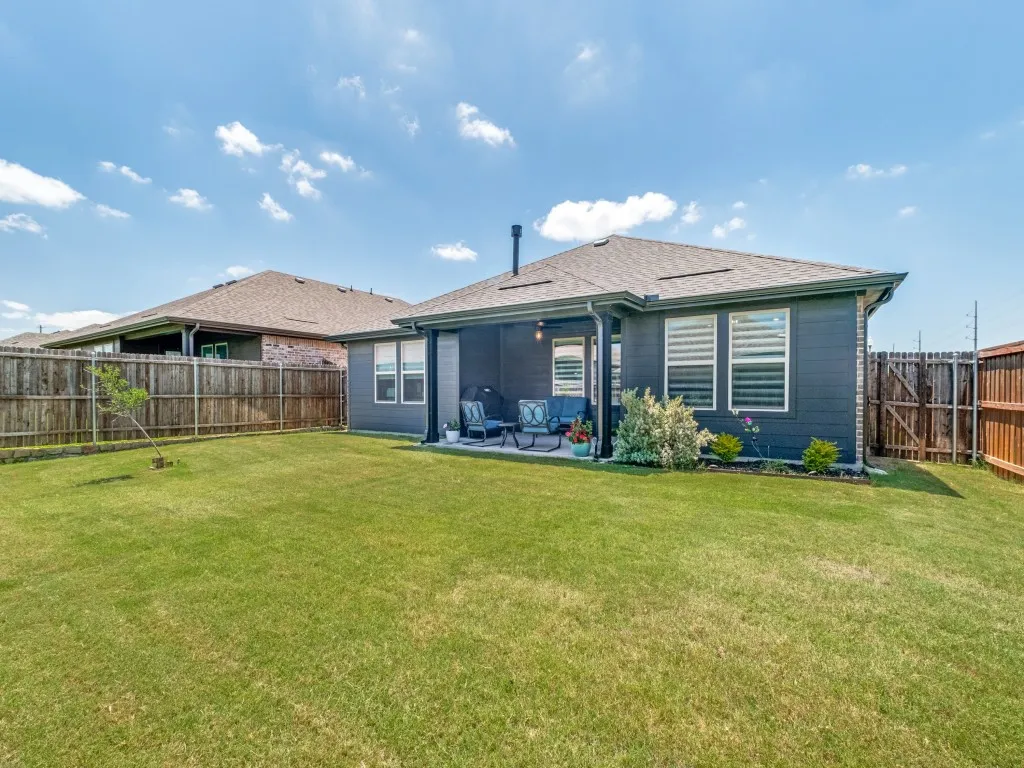 Single Family Residence For Sale in Denton County , 5120 Valley Forge Drive, Denton, Texas 76207, 3 Bedroom, 2 Bathroom, 2 Garage spaces, 1,633 Sqft, built in 2022, mls#21305932, Real Estate Agent in Denton, Homes For Sale in Denton county, Homes For Sale in Denton, Realtor in Denton Texas, Real Estate Brokerage Independent Realty Texas, Luminita Cordes Realtor