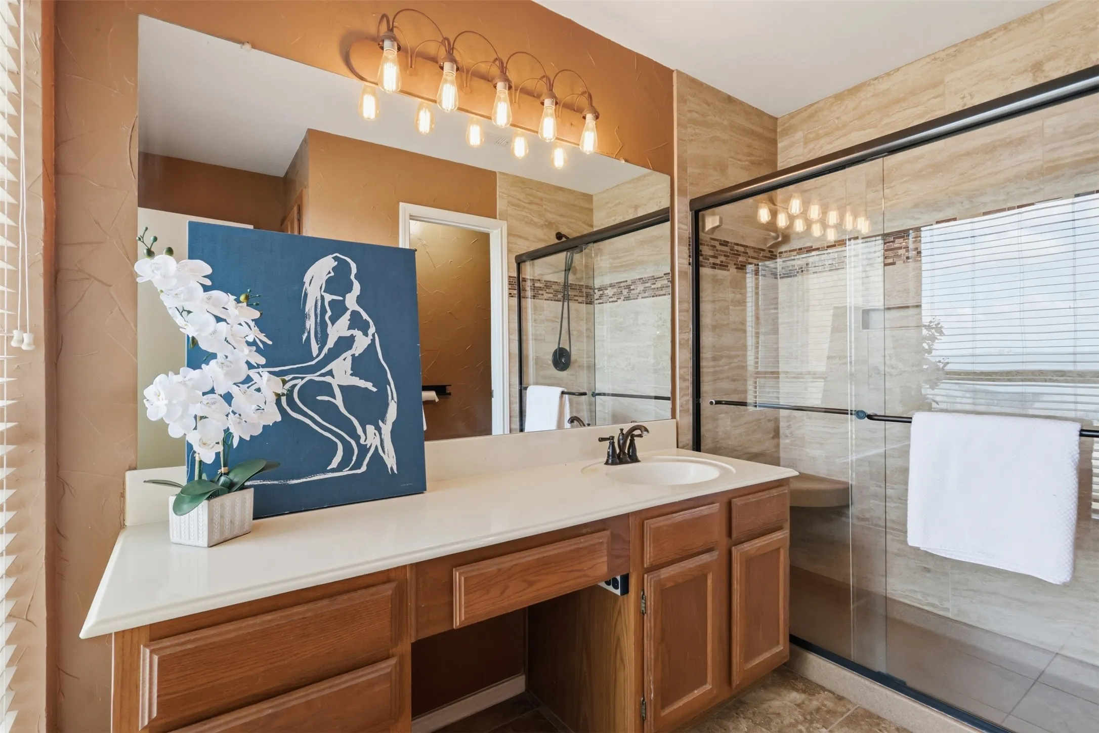 Condominium For Sale in Rockwall County , 275 Henry M Chandler Drive 3, Rockwall, Texas 75032, 2 Bedroom, 2 Bathroom, Garage spaces, 1,174 Sqft, built in 1983, mls#21306805, Real Estate Agent in Rockwall, Homes For Sale in Rockwall county, Homes For Sale in Rockwall, Realtor in Rockwall Texas, Real Estate Brokerage Independent Realty Texas, Luminita Cordes Realtor