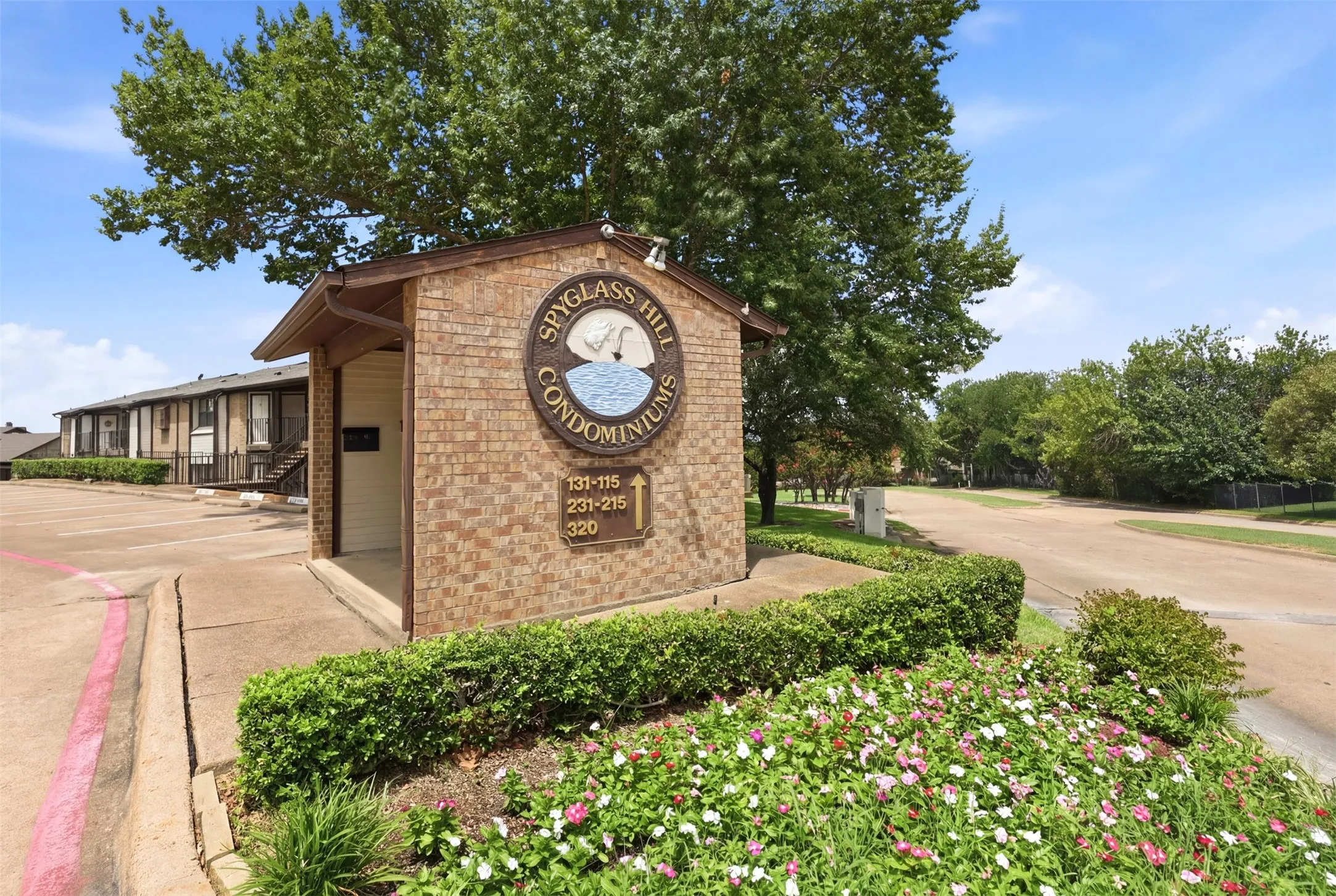 Condominium For Sale in Rockwall County , 275 Henry M Chandler Drive 3, Rockwall, Texas 75032, 2 Bedroom, 2 Bathroom, Garage spaces, 1,174 Sqft, built in 1983, mls#21306805, Real Estate Agent in Rockwall, Homes For Sale in Rockwall county, Homes For Sale in Rockwall, Realtor in Rockwall Texas, Real Estate Brokerage Independent Realty Texas, Luminita Cordes Realtor
