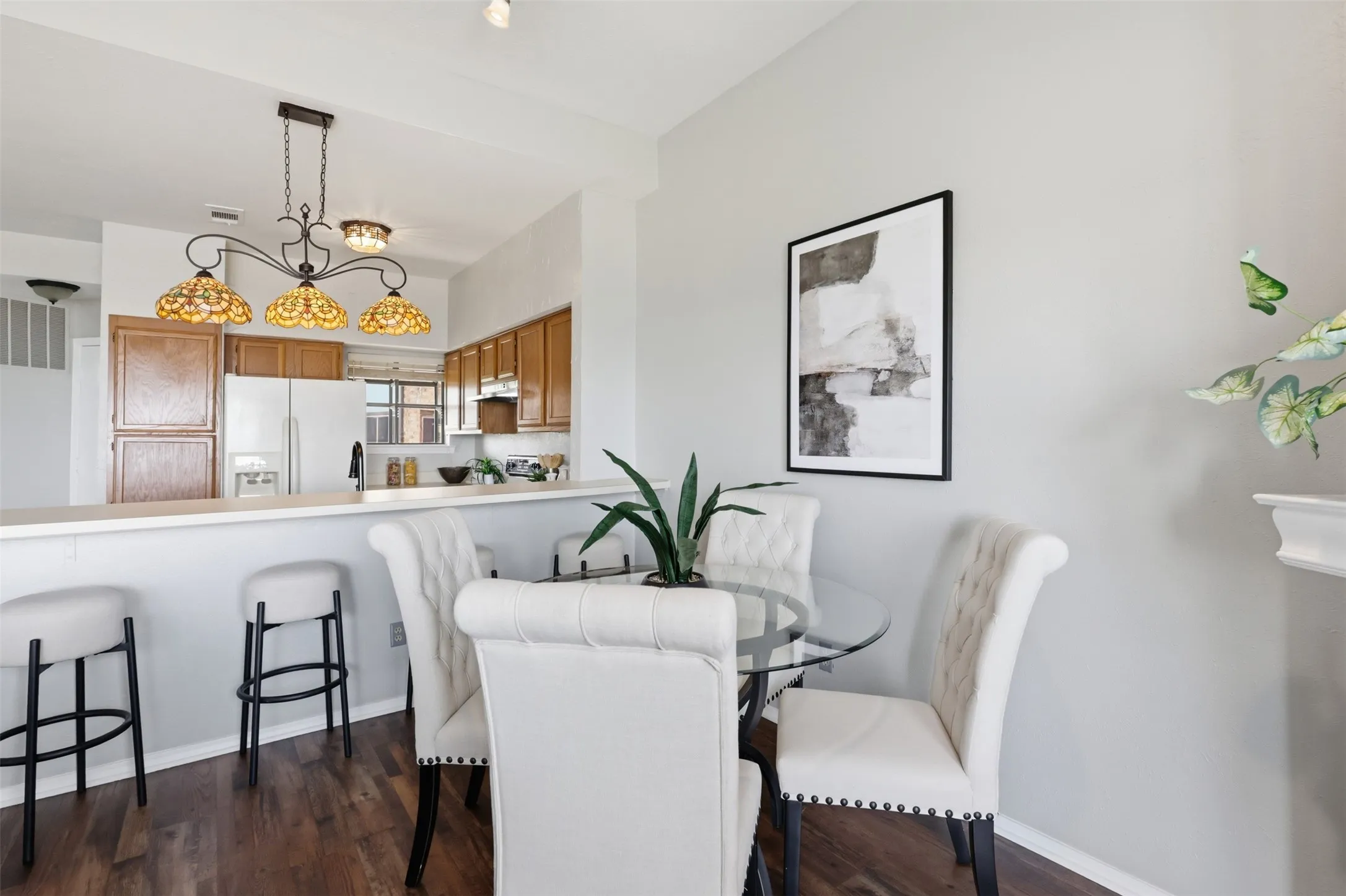 Condominium For Sale in Rockwall County , 275 Henry M Chandler Drive 3, Rockwall, Texas 75032, 2 Bedroom, 2 Bathroom, Garage spaces, 1,174 Sqft, built in 1983, mls#21306805, Real Estate Agent in Rockwall, Homes For Sale in Rockwall county, Homes For Sale in Rockwall, Realtor in Rockwall Texas, Real Estate Brokerage Independent Realty Texas, Luminita Cordes Realtor