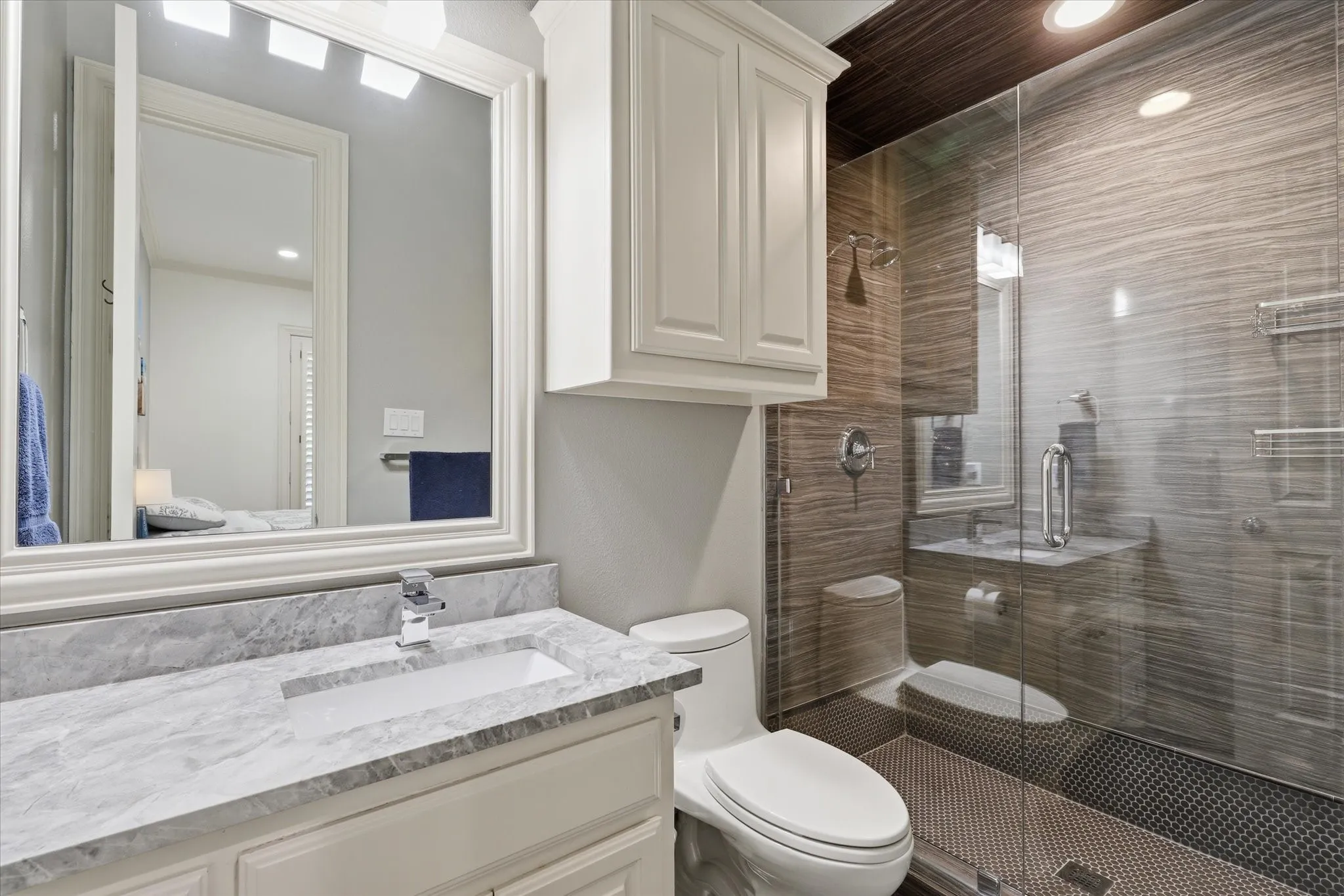 EnSuite Bath for Guest Suite on the 1st Floor.