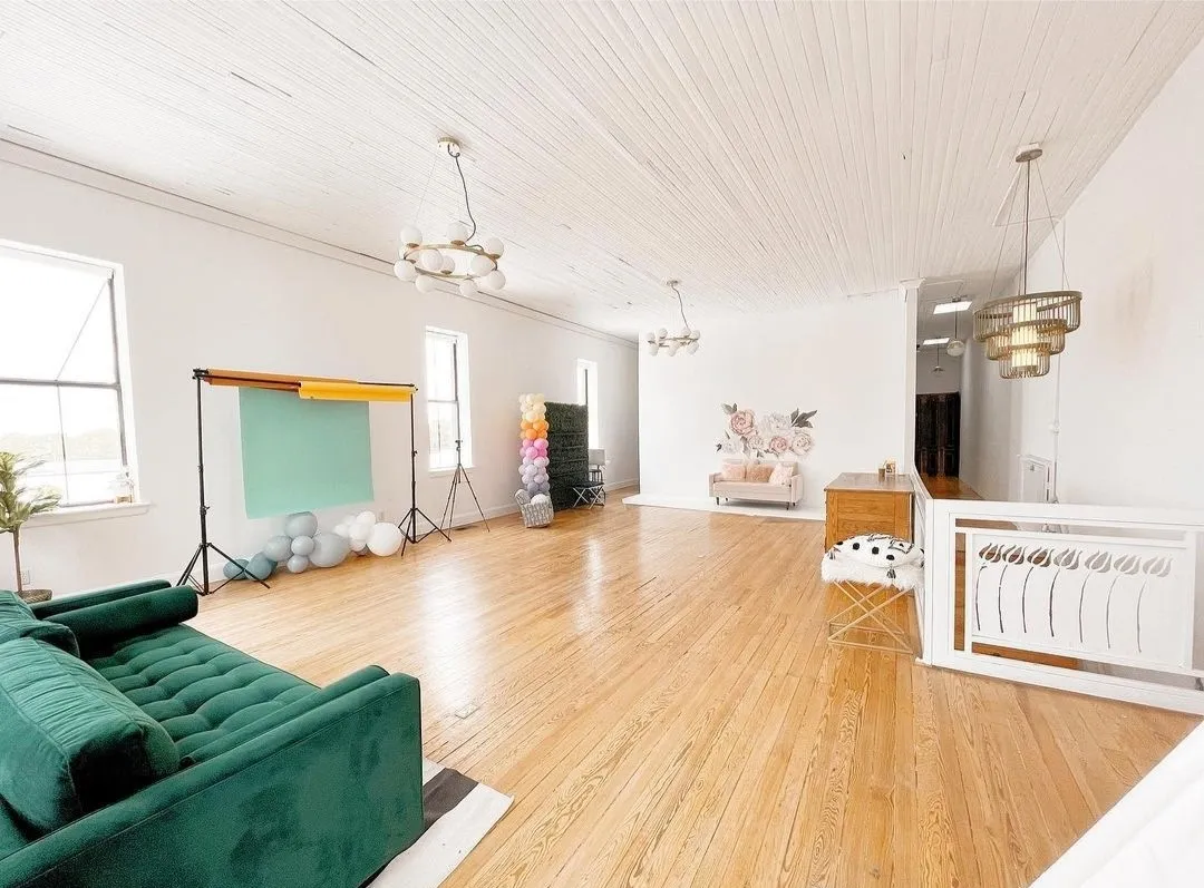 Apartment For Rent in Collin County , 206 Mckinney Street 204, Farmersville, Texas 75442, 2 Bedroom, 2 Bathroom, Garage spaces, 2,400 Sqft, built in 1895, mls#21305959, Real Estate Agent in Farmersville, Homes For Rent in Collin county, Homes For Rent in Farmersville, Realtor in Farmersville Texas, Real Estate Brokerage Independent Realty Texas, Luminita Cordes Realtor