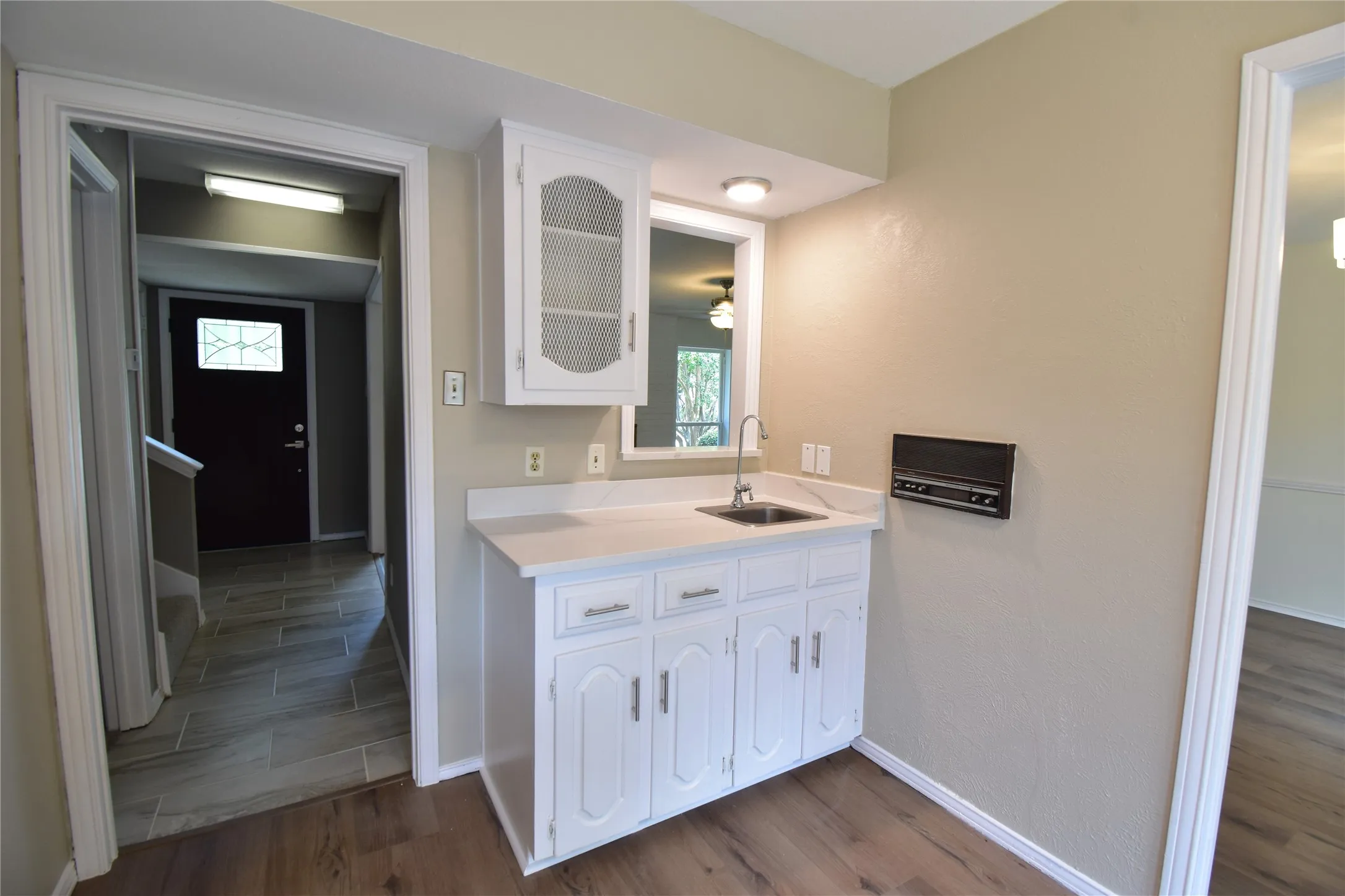 Wet bar over look to the living room