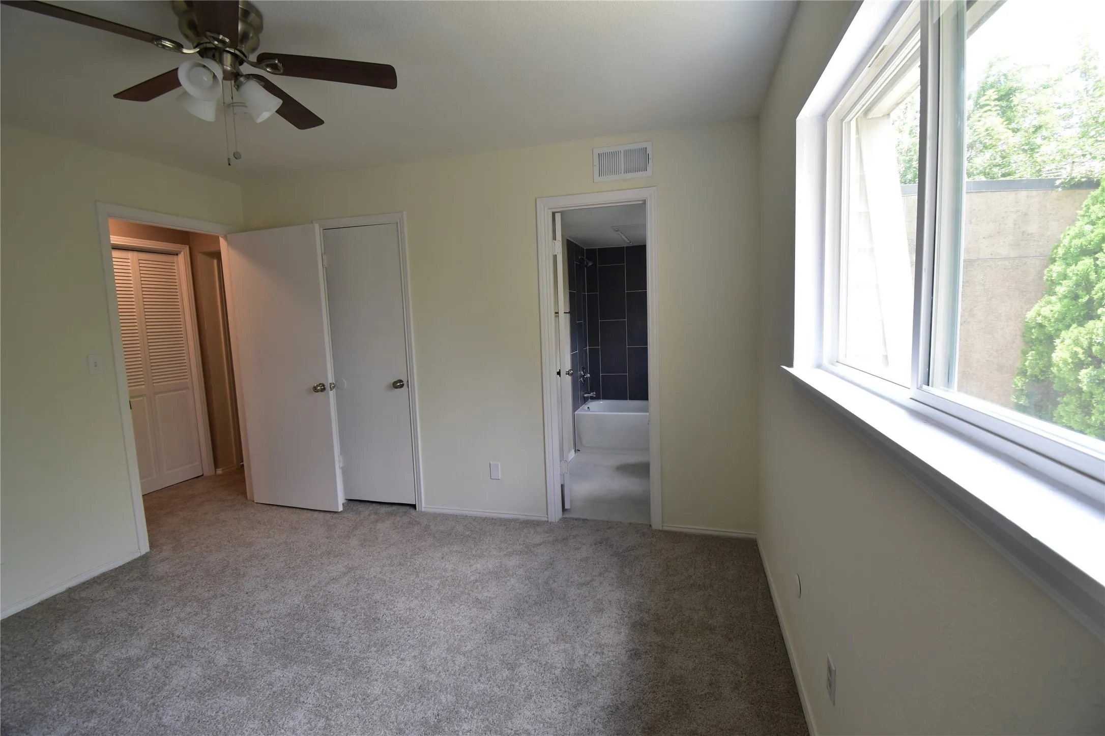Townhouse For Sale in Dallas County , 14335 Haymeadow Circle, Dallas, Texas 75254, 3 Bedrooms, 3 Bathrooms, 2 Garage spaces, 1,446 Sqft, built in 1974, Price $295,000, mls#21305749, Real Estate Agent in Dallas, Homes For Sale in Dallas county, Homes For Sale in Dallas, Realtor in Dallas Texas, Real Estate Brokerage Independent Realty Texas, Luminita Cordes Realtor