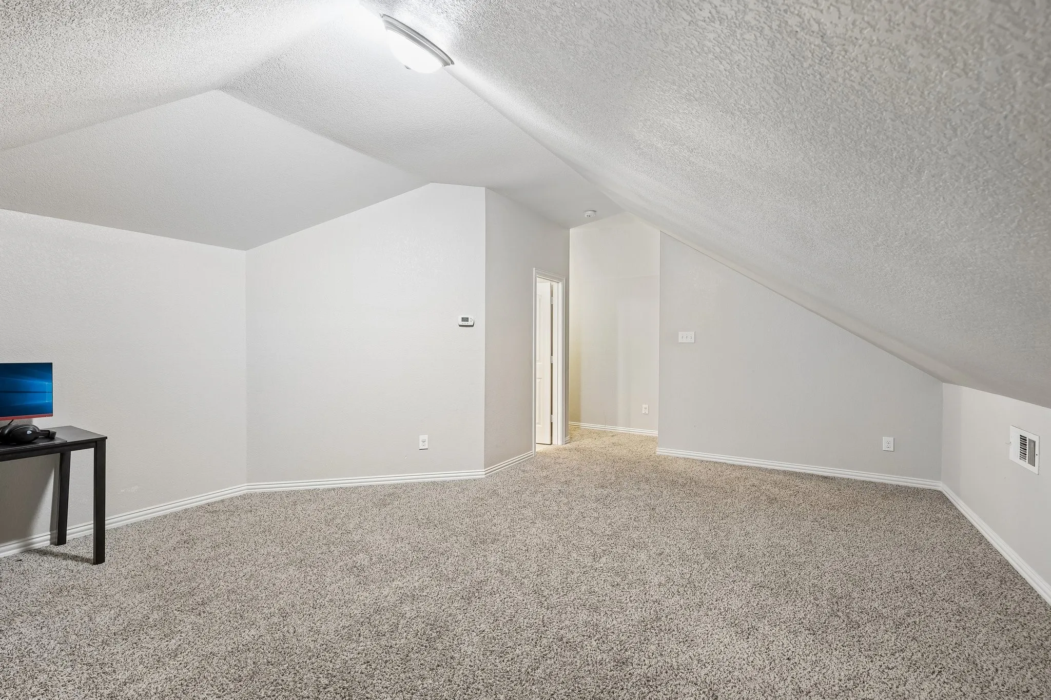 Single Family Residence For Sale in Ellis County , 117 Brook Hollow Lane, Red Oak, Texas 75154, 4 Bedroom, 3 Bathroom, 2 Garage spaces, 2,205 Sqft, built in 2009, mls#21306822, Real Estate Agent in Red Oak, Homes For Sale in Ellis county, Homes For Sale in Red Oak, Realtor in Red Oak Texas, Real Estate Brokerage Independent Realty Texas, Luminita Cordes Realtor