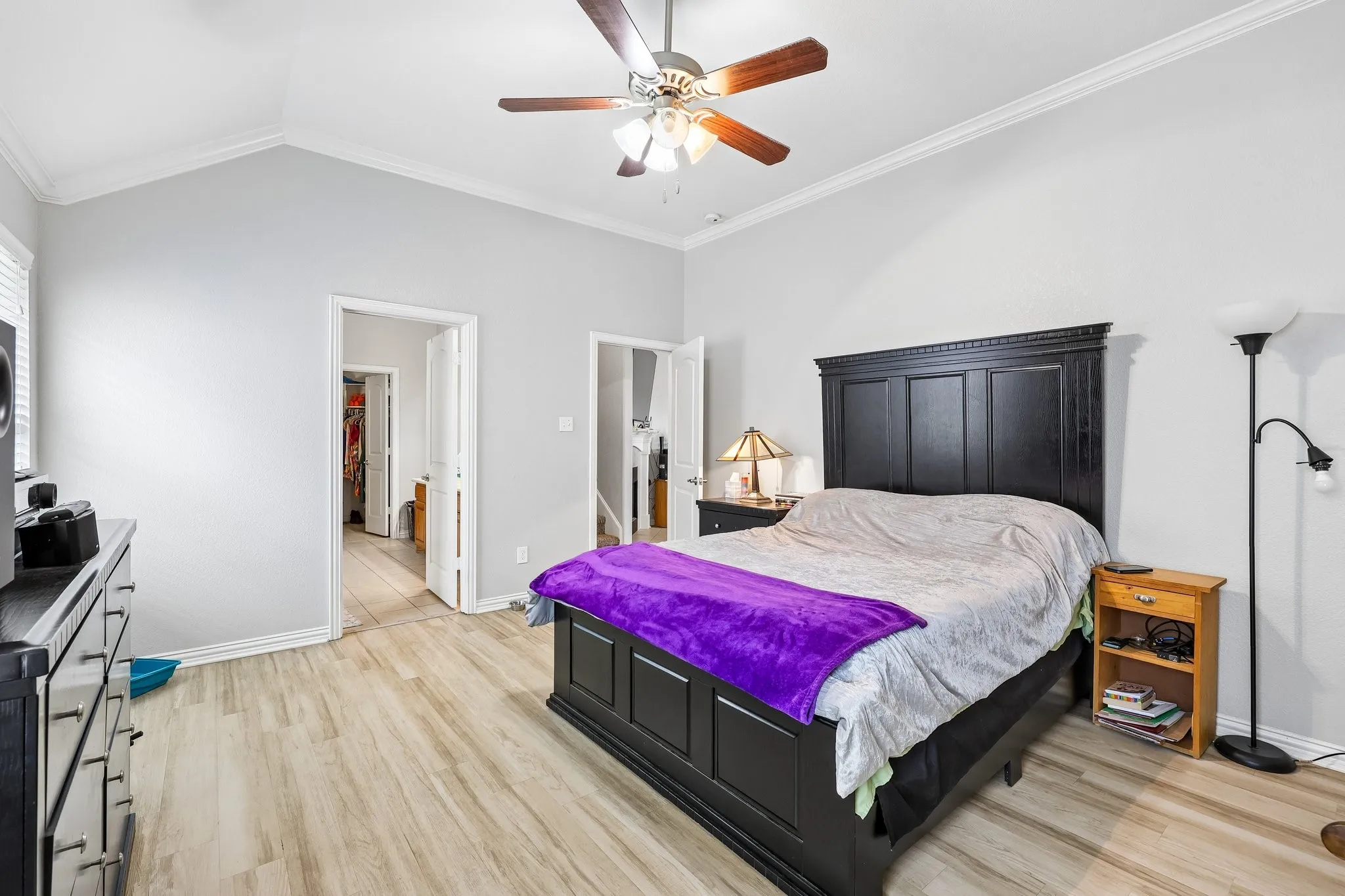 Single Family Residence For Sale in Ellis County , 117 Brook Hollow Lane, Red Oak, Texas 75154, 4 Bedroom, 3 Bathroom, 2 Garage spaces, 2,205 Sqft, built in 2009, mls#21306822, Real Estate Agent in Red Oak, Homes For Sale in Ellis county, Homes For Sale in Red Oak, Realtor in Red Oak Texas, Real Estate Brokerage Independent Realty Texas, Luminita Cordes Realtor