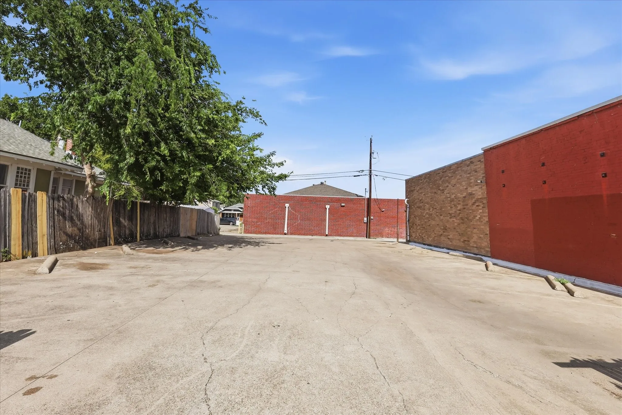 Office For Rent in Tarrant County , 1309 Washington, Fort Worth, Texas 76104, 0, 0, Garage spaces, 0 Sqft, built in 1985, mls#21306520, Real Estate Agent in Fort Worth, Homes For Rent in Tarrant county, Homes For Rent in Fort Worth, Realtor in Fort Worth Texas, Real Estate Brokerage Independent Realty Texas, Luminita Cordes Realtor