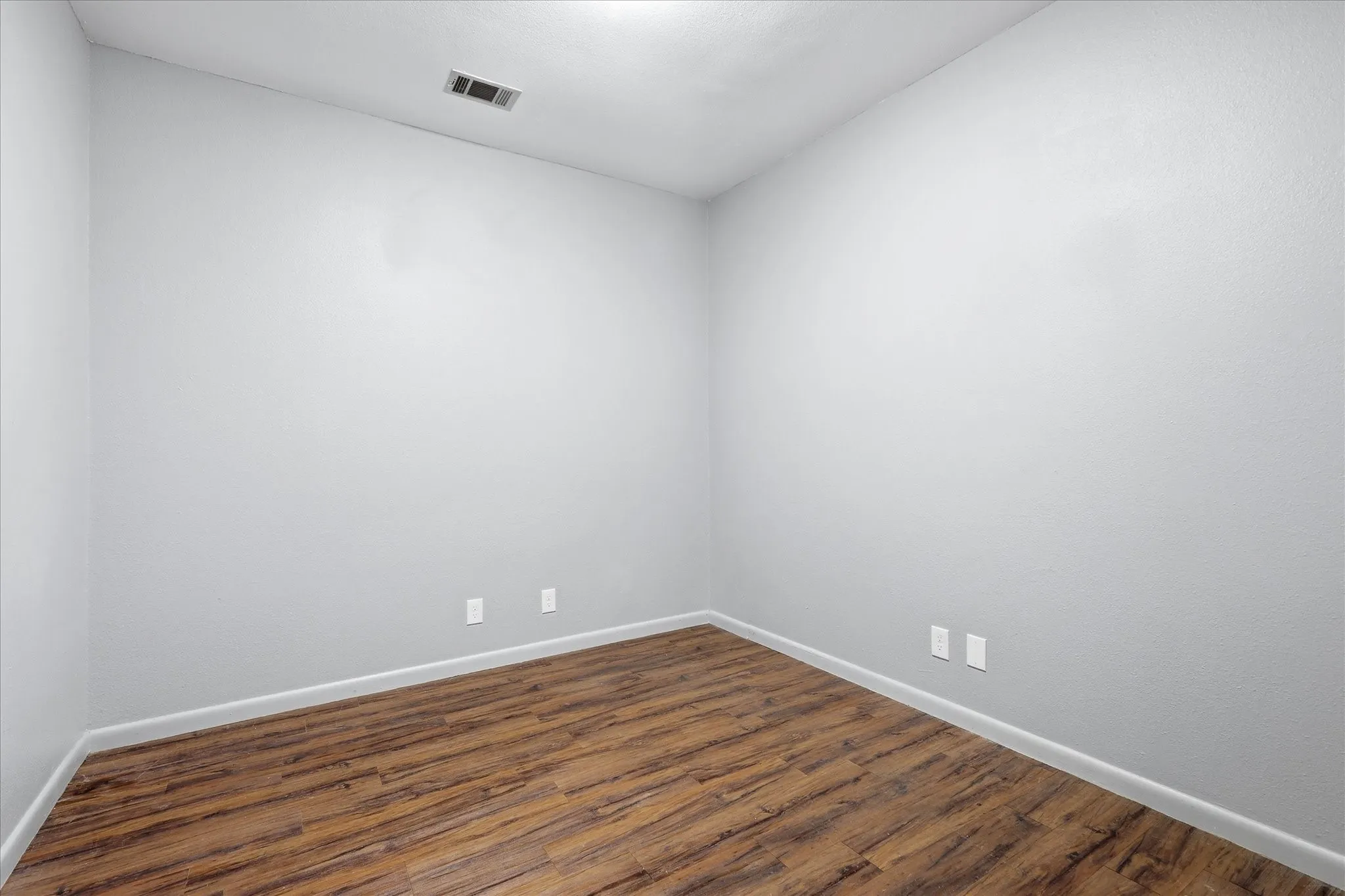 Office For Rent in Tarrant County , 1309 Washington, Fort Worth, Texas 76104, 0, 0, Garage spaces, 0 Sqft, built in 1985, mls#21306520, Real Estate Agent in Fort Worth, Homes For Rent in Tarrant county, Homes For Rent in Fort Worth, Realtor in Fort Worth Texas, Real Estate Brokerage Independent Realty Texas, Luminita Cordes Realtor