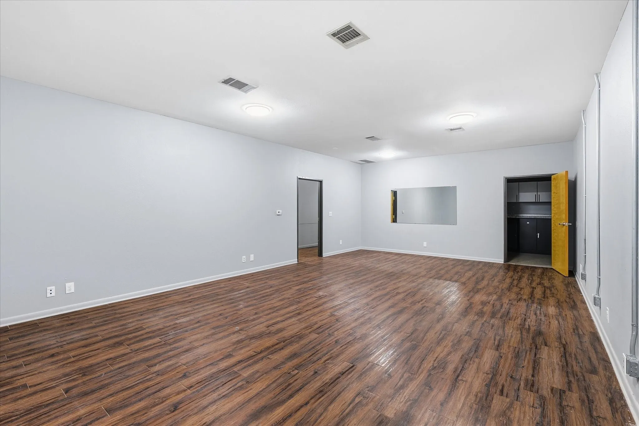 Office For Rent in Tarrant County , 1309 Washington, Fort Worth, Texas 76104, 0, 0, Garage spaces, 0 Sqft, built in 1985, mls#21306520, Real Estate Agent in Fort Worth, Homes For Rent in Tarrant county, Homes For Rent in Fort Worth, Realtor in Fort Worth Texas, Real Estate Brokerage Independent Realty Texas, Luminita Cordes Realtor