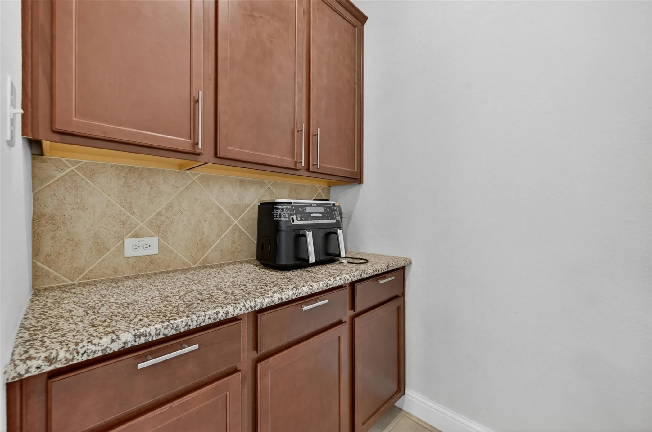 Single Family Residence For Rent in Denton County , 7213 Willow Thorne Drive, Little Elm, Texas 76227, 3 Bedrooms, 2 Bathrooms, 2 Garage spaces, 2,334 Sqft, built in 2019, Price $2,500, mls#21300773, Real Estate Agent in Little Elm, Homes For Rent in Denton county, Homes For Rent in Little Elm, Realtor in Little Elm Texas, Real Estate Brokerage Independent Realty Texas, Luminita Cordes Realtor