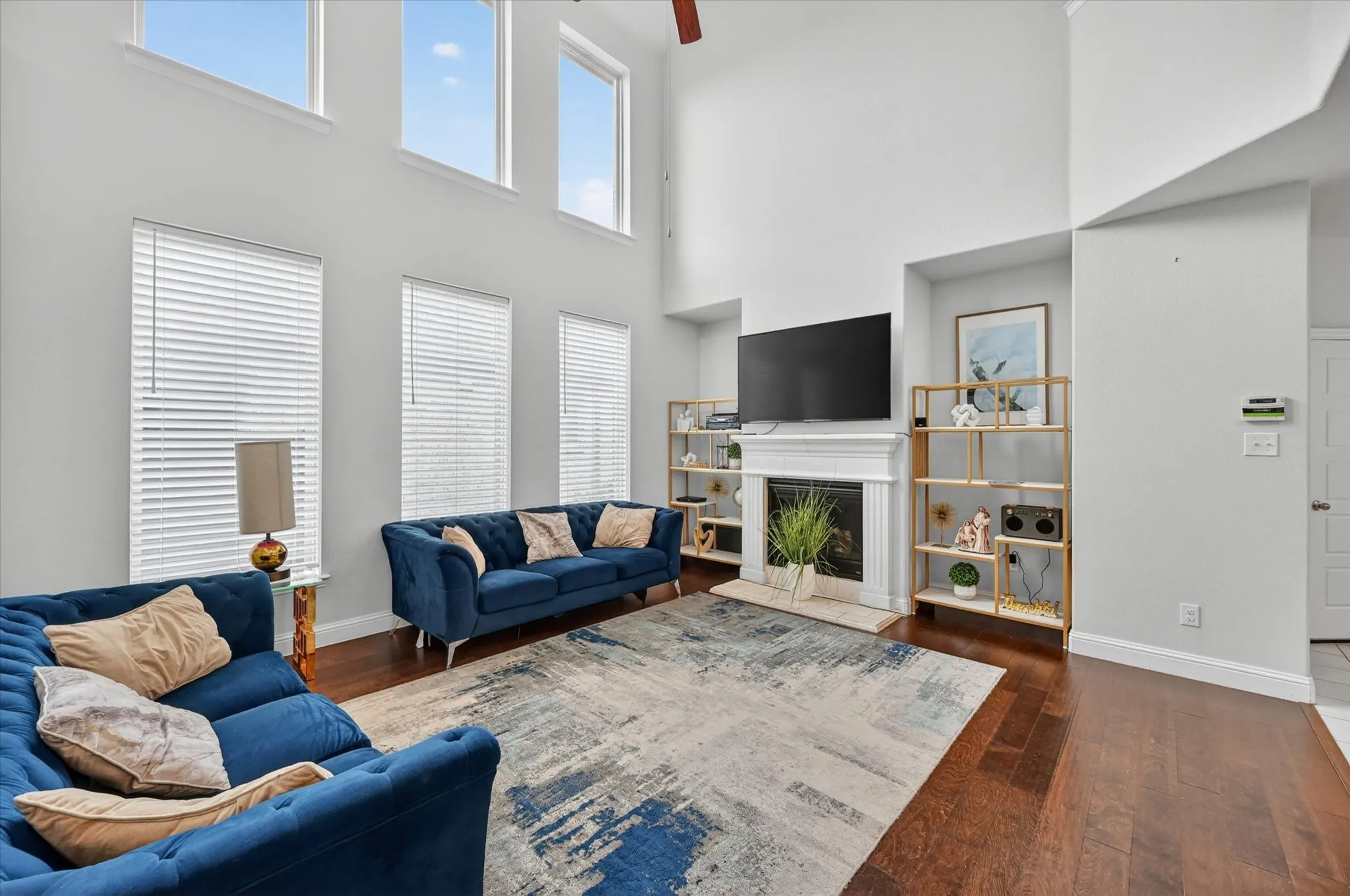 Single Family Residence For Rent in Denton County , 7213 Willow Thorne Drive, Little Elm, Texas 76227, 3 Bedrooms, 2 Bathrooms, 2 Garage spaces, 2,334 Sqft, built in 2019, Price $2,500, mls#21300773, Real Estate Agent in Little Elm, Homes For Rent in Denton county, Homes For Rent in Little Elm, Realtor in Little Elm Texas, Real Estate Brokerage Independent Realty Texas, Luminita Cordes Realtor
