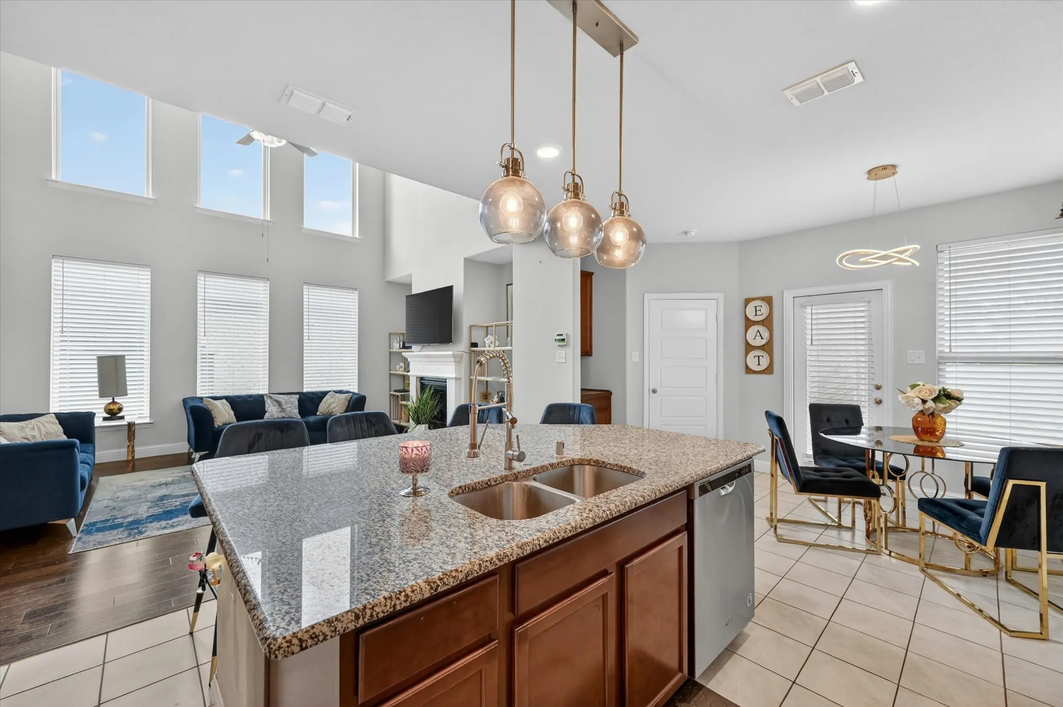 Single Family Residence For Rent in Denton County , 7213 Willow Thorne Drive, Little Elm, Texas 76227, 3 Bedrooms, 2 Bathrooms, 2 Garage spaces, 2,334 Sqft, built in 2019, Price $2,500, mls#21300773, Real Estate Agent in Little Elm, Homes For Rent in Denton county, Homes For Rent in Little Elm, Realtor in Little Elm Texas, Real Estate Brokerage Independent Realty Texas, Luminita Cordes Realtor