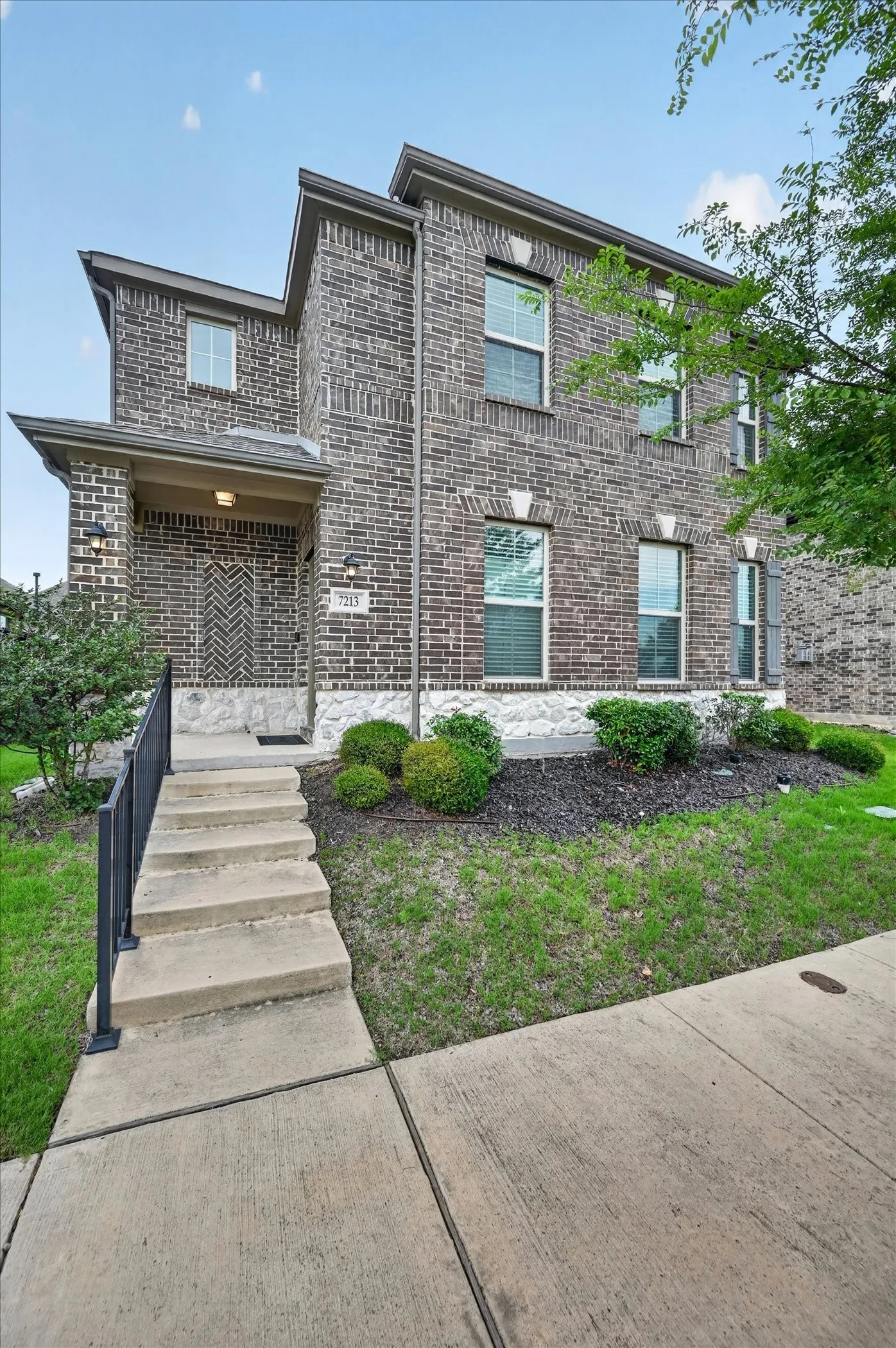 Single Family Residence For Rent in Denton County , 7213 Willow Thorne Drive, Little Elm, Texas 76227, 3 Bedrooms, 2 Bathrooms, 2 Garage spaces, 2,334 Sqft, built in 2019, Price $2,500, mls#21300773, Real Estate Agent in Little Elm, Homes For Rent in Denton county, Homes For Rent in Little Elm, Realtor in Little Elm Texas, Real Estate Brokerage Independent Realty Texas, Luminita Cordes Realtor