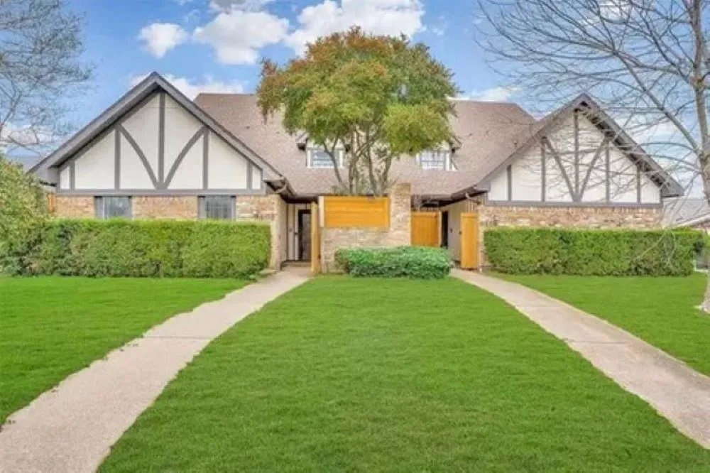 Duplex For Rent in Dallas County , 9408 Summerhill Lane, Dallas, Texas 75238, 3 Bedrooms, 3 Bathrooms, 2 Garage spaces, 2,142 Sqft, built in 1978, Price $2,995, mls#21306840, Real Estate Agent in Dallas, Homes For Rent in Dallas county, Homes For Rent in Dallas, Realtor in Dallas Texas, Real Estate Brokerage Independent Realty Texas, Luminita Cordes Realtor
