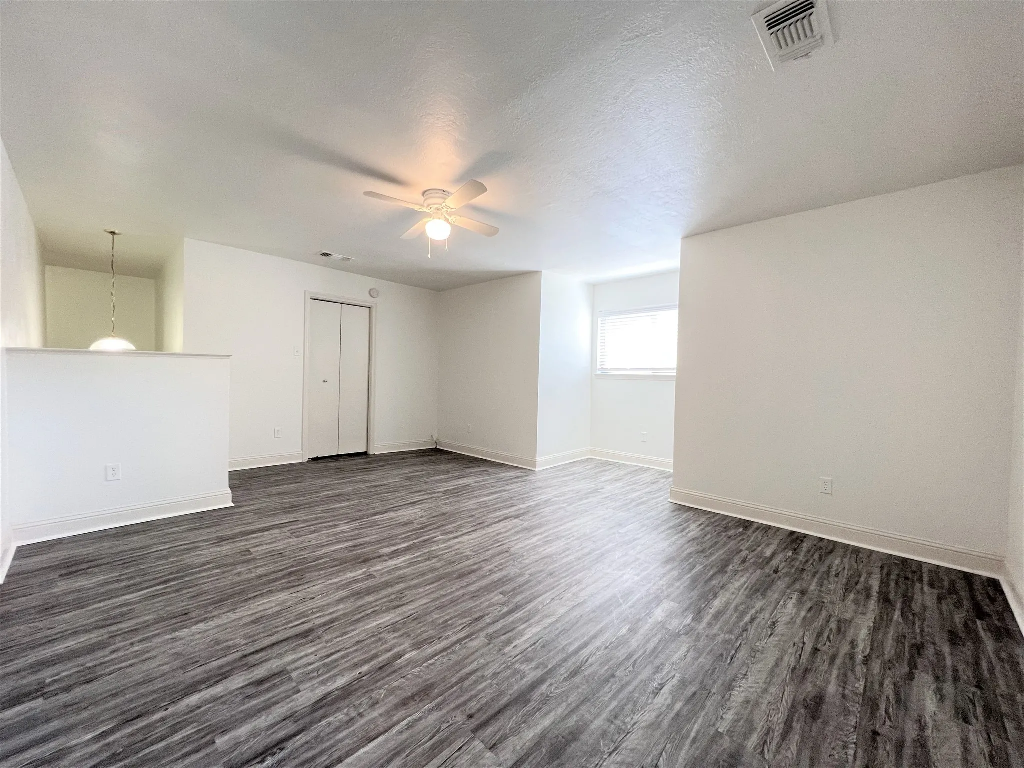 Duplex For Rent in Dallas County , 9408 Summerhill Lane, Dallas, Texas 75238, 3 Bedrooms, 3 Bathrooms, 2 Garage spaces, 2,142 Sqft, built in 1978, Price $2,995, mls#21306840, Real Estate Agent in Dallas, Homes For Rent in Dallas county, Homes For Rent in Dallas, Realtor in Dallas Texas, Real Estate Brokerage Independent Realty Texas, Luminita Cordes Realtor