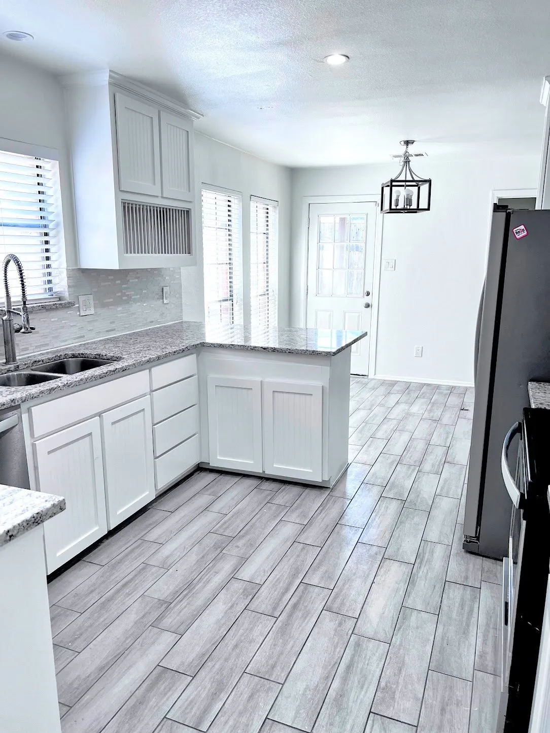 Duplex For Rent in Dallas County , 9408 Summerhill Lane, Dallas, Texas 75238, 3 Bedrooms, 3 Bathrooms, 2 Garage spaces, 2,142 Sqft, built in 1978, Price $2,995, mls#21306840, Real Estate Agent in Dallas, Homes For Rent in Dallas county, Homes For Rent in Dallas, Realtor in Dallas Texas, Real Estate Brokerage Independent Realty Texas, Luminita Cordes Realtor