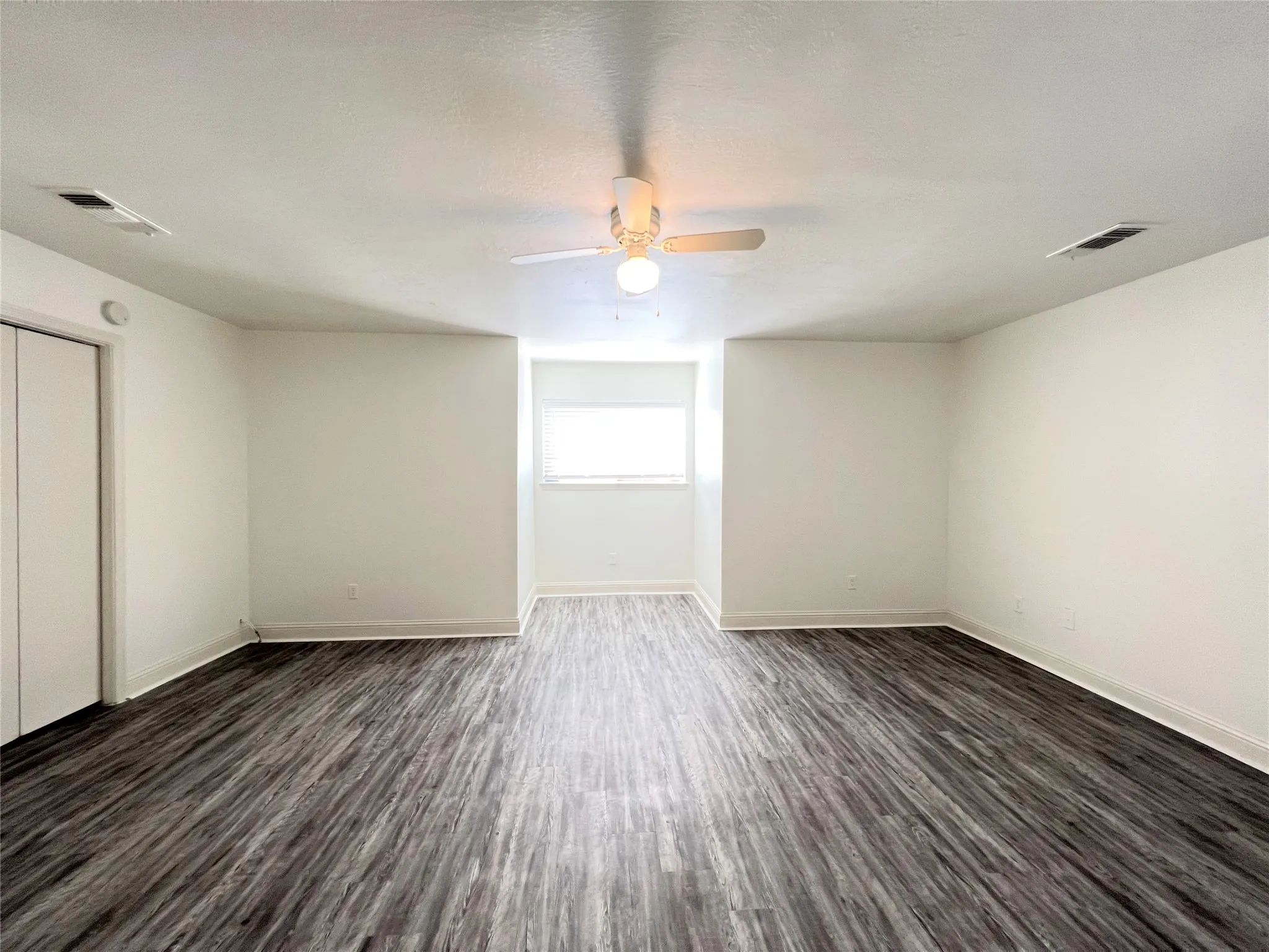 Duplex For Rent in Dallas County , 9408 Summerhill Lane, Dallas, Texas 75238, 3 Bedrooms, 3 Bathrooms, 2 Garage spaces, 2,142 Sqft, built in 1978, Price $2,995, mls#21306840, Real Estate Agent in Dallas, Homes For Rent in Dallas county, Homes For Rent in Dallas, Realtor in Dallas Texas, Real Estate Brokerage Independent Realty Texas, Luminita Cordes Realtor