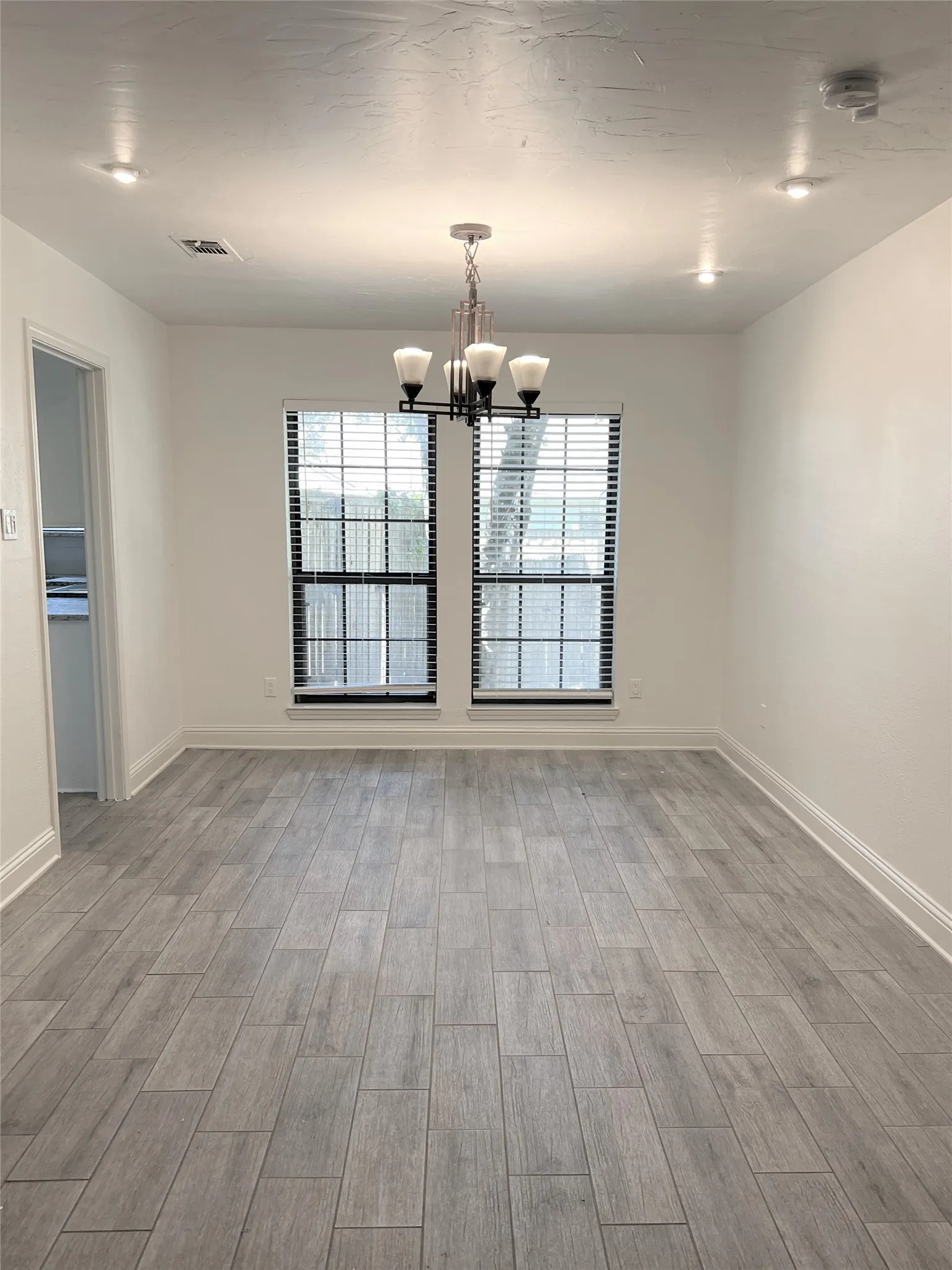 Duplex For Rent in Dallas County , 9408 Summerhill Lane, Dallas, Texas 75238, 3 Bedrooms, 3 Bathrooms, 2 Garage spaces, 2,142 Sqft, built in 1978, Price $2,995, mls#21306840, Real Estate Agent in Dallas, Homes For Rent in Dallas county, Homes For Rent in Dallas, Realtor in Dallas Texas, Real Estate Brokerage Independent Realty Texas, Luminita Cordes Realtor