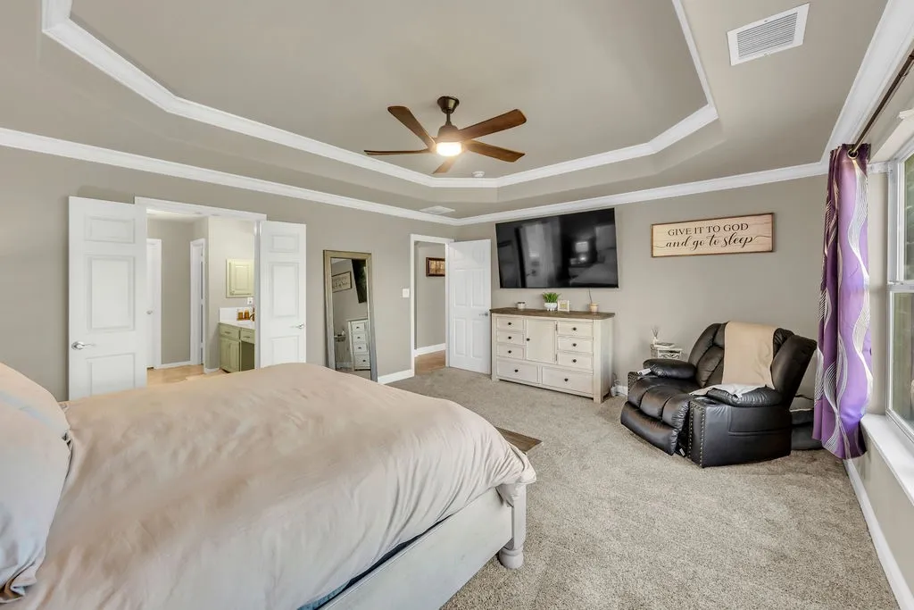 Single Family Residence For Sale in Hunt County , 1068 Oak Creek Circle, Royse City, Texas 75189, 5 Bedroom, 3 Bathroom, 4 Garage spaces, 2,988 Sqft, built in 2006, mls#21305435, Real Estate Agent in Royse City, Homes For Sale in Hunt county, Homes For Sale in Royse City, Realtor in Royse City Texas, Real Estate Brokerage Independent Realty Texas, Luminita Cordes Realtor