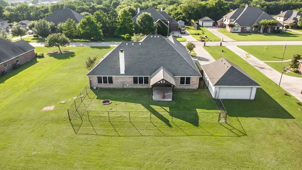 Single Family Residence For Sale in Hunt County , 1068 Oak Creek Circle, Royse City, Texas 75189, 5 Bedroom, 3 Bathroom, 4 Garage spaces, 2,988 Sqft, built in 2006, mls#21305435, Real Estate Agent in Royse City, Homes For Sale in Hunt county, Homes For Sale in Royse City, Realtor in Royse City Texas, Real Estate Brokerage Independent Realty Texas, Luminita Cordes Realtor