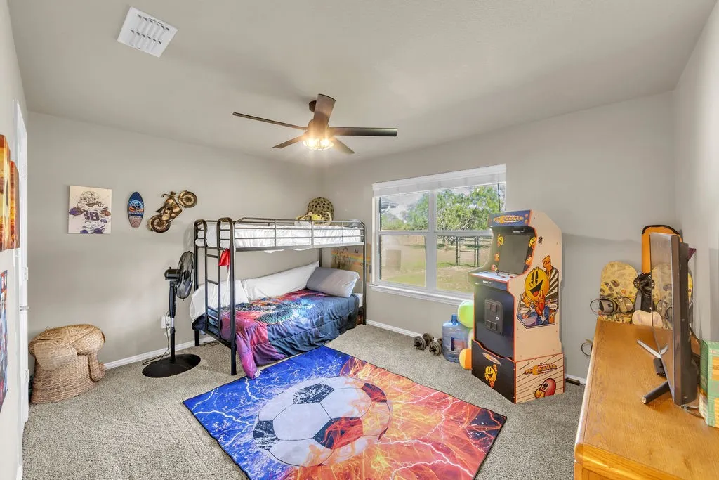 Single Family Residence For Sale in Hunt County , 1068 Oak Creek Circle, Royse City, Texas 75189, 5 Bedroom, 3 Bathroom, 4 Garage spaces, 2,988 Sqft, built in 2006, mls#21305435, Real Estate Agent in Royse City, Homes For Sale in Hunt county, Homes For Sale in Royse City, Realtor in Royse City Texas, Real Estate Brokerage Independent Realty Texas, Luminita Cordes Realtor