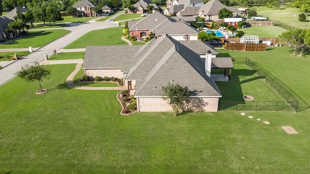 Single Family Residence For Sale in Hunt County , 1068 Oak Creek Circle, Royse City, Texas 75189, 5 Bedroom, 3 Bathroom, 4 Garage spaces, 2,988 Sqft, built in 2006, mls#21305435, Real Estate Agent in Royse City, Homes For Sale in Hunt county, Homes For Sale in Royse City, Realtor in Royse City Texas, Real Estate Brokerage Independent Realty Texas, Luminita Cordes Realtor