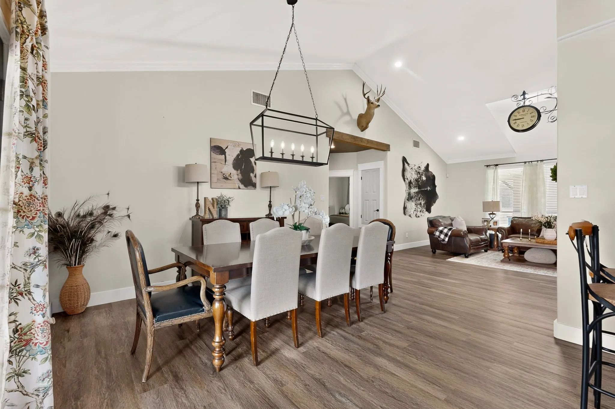 Single Family Residence For Sale in Hunt County , 4689 County Road 2720, Caddo Mills, Texas 75135, 3 Bedroom, 2 Bathroom, 2 Garage spaces, 2,074 Sqft, built in 2003, mls#21306878, Real Estate Agent in Caddo Mills, Homes For Sale in Hunt county, Homes For Sale in Caddo Mills, Realtor in Caddo Mills Texas, Real Estate Brokerage Independent Realty Texas, Luminita Cordes Realtor
