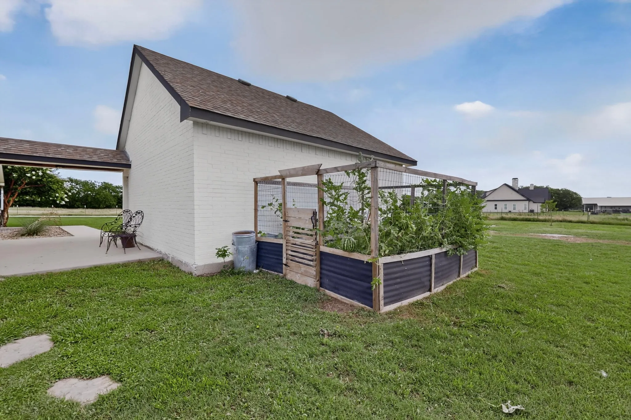 Single Family Residence For Sale in Hunt County , 4689 County Road 2720, Caddo Mills, Texas 75135, 3 Bedroom, 2 Bathroom, 2 Garage spaces, 2,074 Sqft, built in 2003, mls#21306878, Real Estate Agent in Caddo Mills, Homes For Sale in Hunt county, Homes For Sale in Caddo Mills, Realtor in Caddo Mills Texas, Real Estate Brokerage Independent Realty Texas, Luminita Cordes Realtor