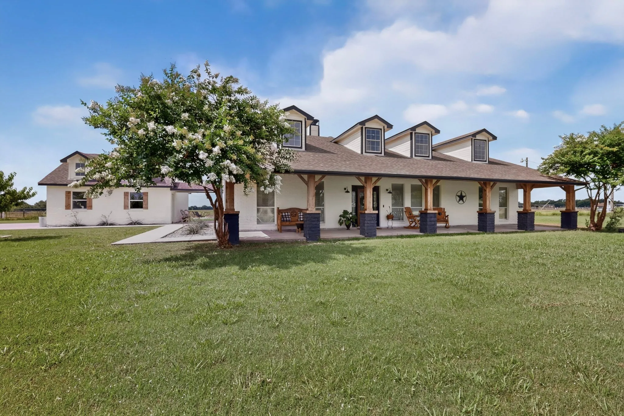 Single Family Residence For Sale in Hunt County , 4689 County Road 2720, Caddo Mills, Texas 75135, 3 Bedroom, 2 Bathroom, 2 Garage spaces, 2,074 Sqft, built in 2003, mls#21306878, Real Estate Agent in Caddo Mills, Homes For Sale in Hunt county, Homes For Sale in Caddo Mills, Realtor in Caddo Mills Texas, Real Estate Brokerage Independent Realty Texas, Luminita Cordes Realtor
