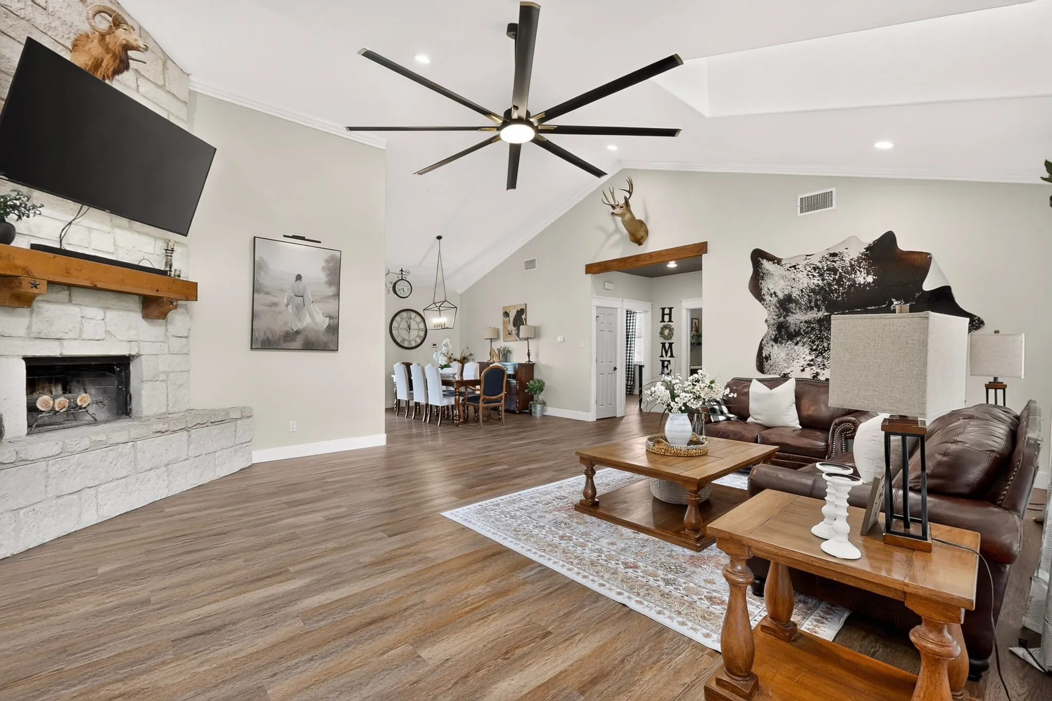 Single Family Residence For Sale in Hunt County , 4689 County Road 2720, Caddo Mills, Texas 75135, 3 Bedroom, 2 Bathroom, 2 Garage spaces, 2,074 Sqft, built in 2003, mls#21306878, Real Estate Agent in Caddo Mills, Homes For Sale in Hunt county, Homes For Sale in Caddo Mills, Realtor in Caddo Mills Texas, Real Estate Brokerage Independent Realty Texas, Luminita Cordes Realtor