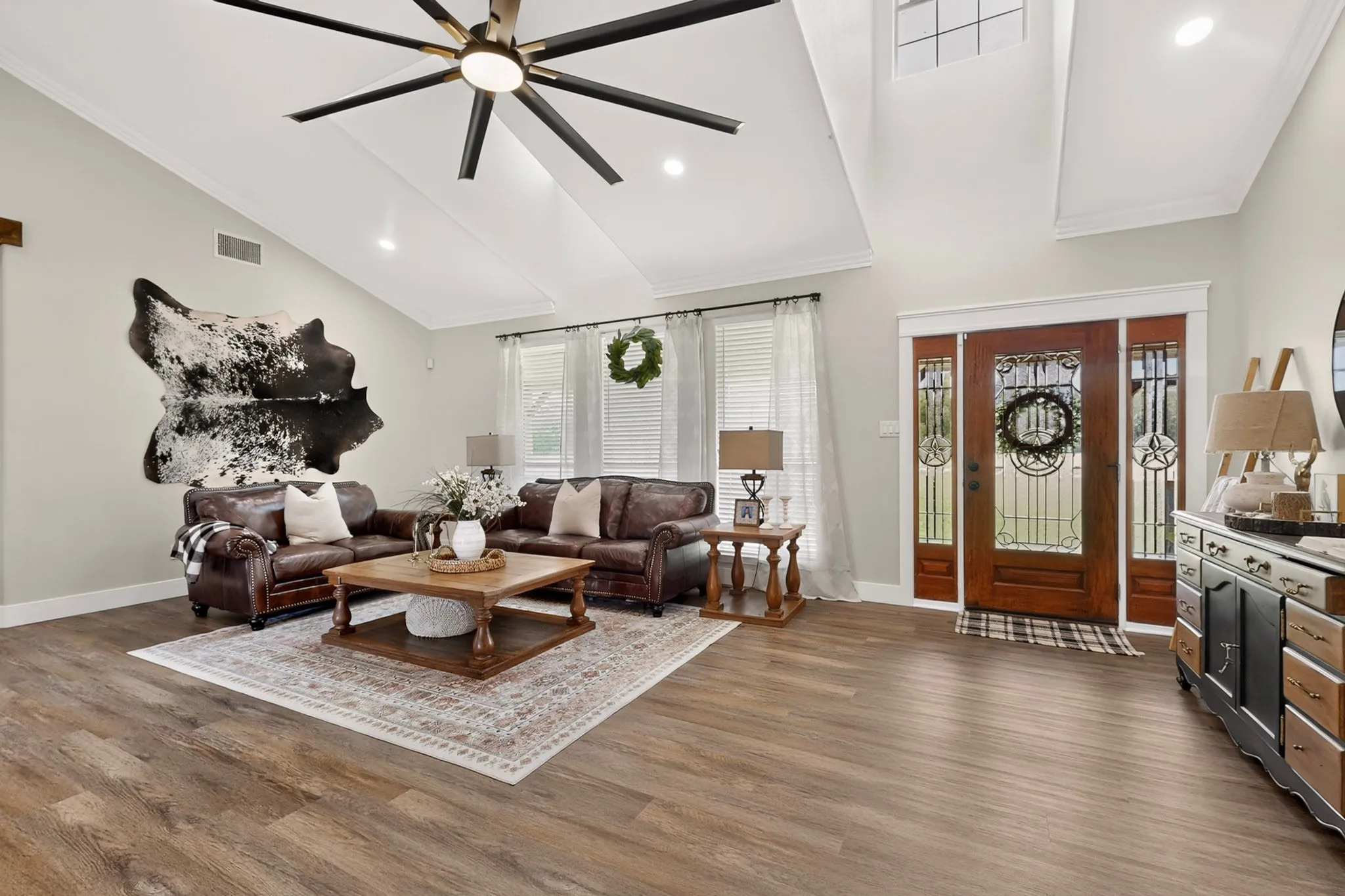 Single Family Residence For Sale in Hunt County , 4689 County Road 2720, Caddo Mills, Texas 75135, 3 Bedroom, 2 Bathroom, 2 Garage spaces, 2,074 Sqft, built in 2003, mls#21306878, Real Estate Agent in Caddo Mills, Homes For Sale in Hunt county, Homes For Sale in Caddo Mills, Realtor in Caddo Mills Texas, Real Estate Brokerage Independent Realty Texas, Luminita Cordes Realtor