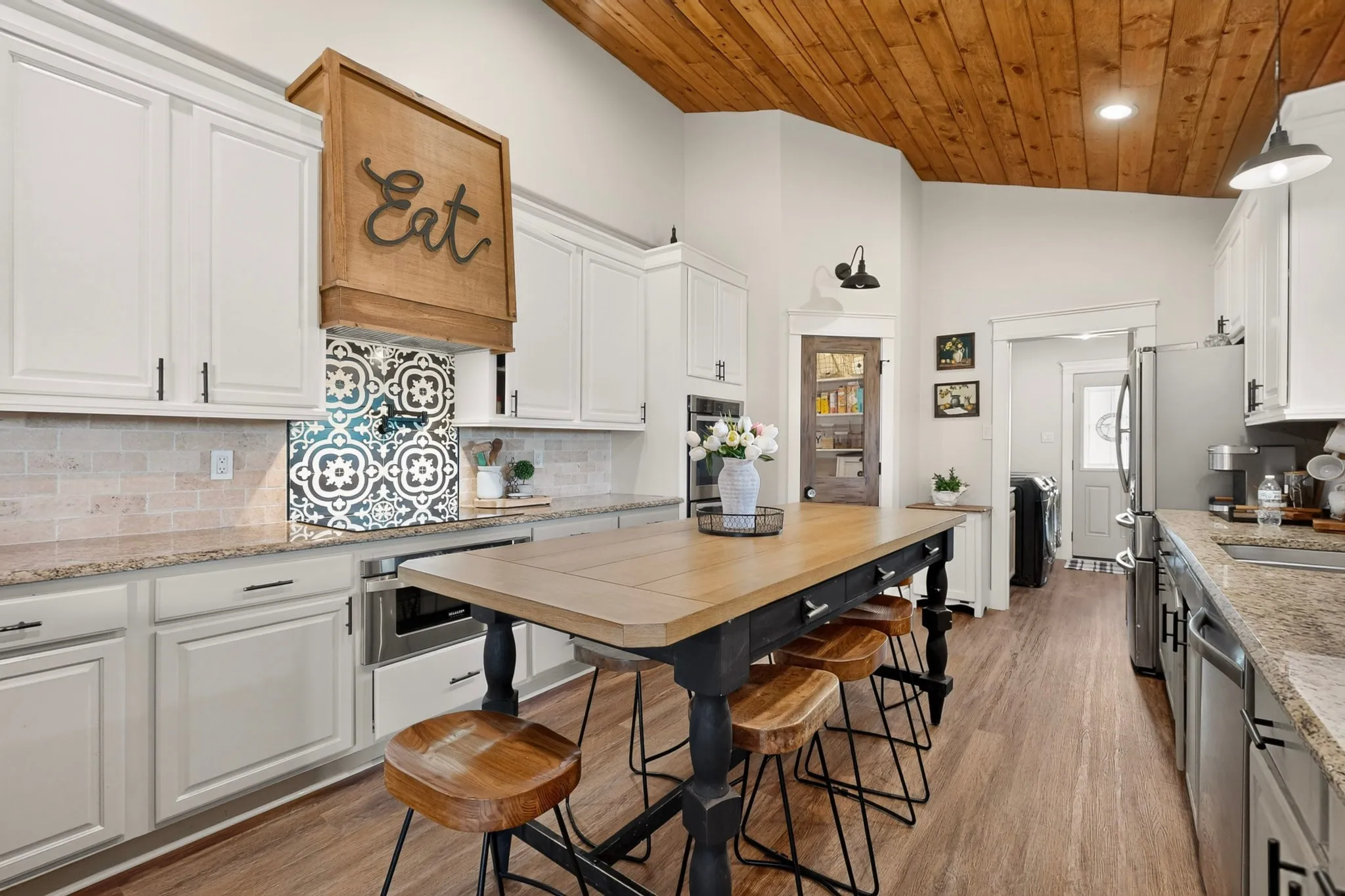 Single Family Residence For Sale in Hunt County , 4689 County Road 2720, Caddo Mills, Texas 75135, 3 Bedroom, 2 Bathroom, 2 Garage spaces, 2,074 Sqft, built in 2003, mls#21306878, Real Estate Agent in Caddo Mills, Homes For Sale in Hunt county, Homes For Sale in Caddo Mills, Realtor in Caddo Mills Texas, Real Estate Brokerage Independent Realty Texas, Luminita Cordes Realtor