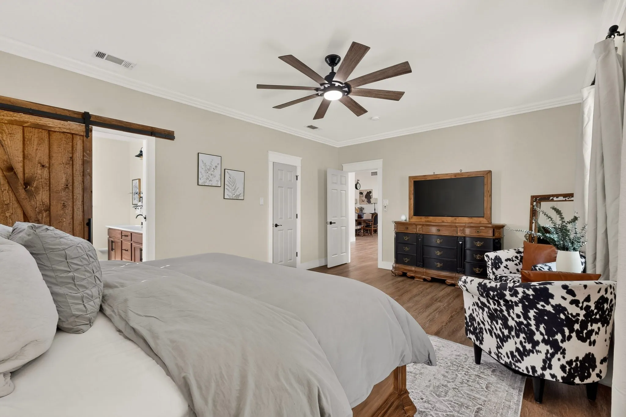 Single Family Residence For Sale in Hunt County , 4689 County Road 2720, Caddo Mills, Texas 75135, 3 Bedroom, 2 Bathroom, 2 Garage spaces, 2,074 Sqft, built in 2003, mls#21306878, Real Estate Agent in Caddo Mills, Homes For Sale in Hunt county, Homes For Sale in Caddo Mills, Realtor in Caddo Mills Texas, Real Estate Brokerage Independent Realty Texas, Luminita Cordes Realtor