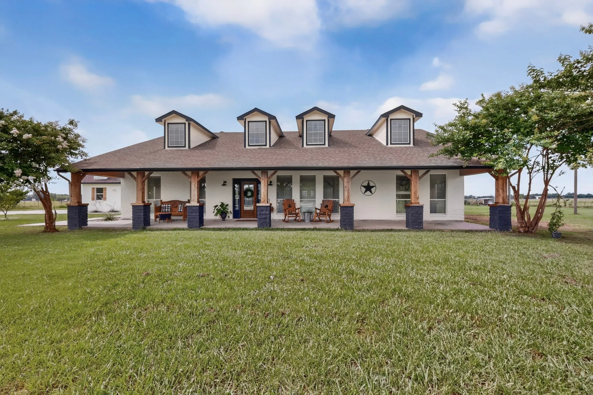 Single Family Residence For Sale in Hunt County , 4689 County Road 2720, Caddo Mills, Texas 75135, 3 Bedroom, 2 Bathroom, 2 Garage spaces, 2,074 Sqft, built in 2003, mls#21306878, Real Estate Agent in Caddo Mills, Homes For Sale in Hunt county, Homes For Sale in Caddo Mills, Realtor in Caddo Mills Texas, Real Estate Brokerage Independent Realty Texas, Luminita Cordes Realtor