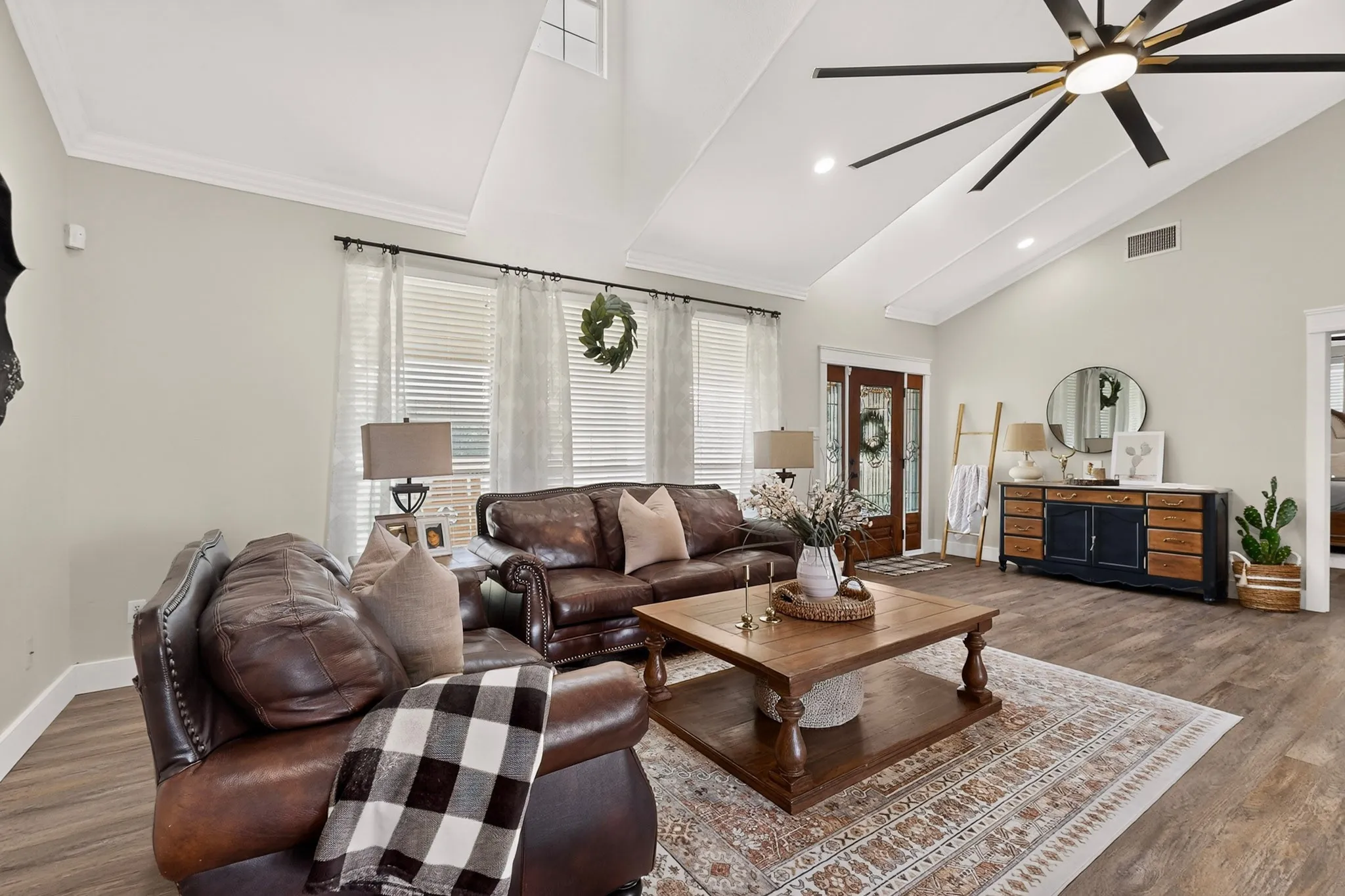 Single Family Residence For Sale in Hunt County , 4689 County Road 2720, Caddo Mills, Texas 75135, 3 Bedroom, 2 Bathroom, 2 Garage spaces, 2,074 Sqft, built in 2003, mls#21306878, Real Estate Agent in Caddo Mills, Homes For Sale in Hunt county, Homes For Sale in Caddo Mills, Realtor in Caddo Mills Texas, Real Estate Brokerage Independent Realty Texas, Luminita Cordes Realtor