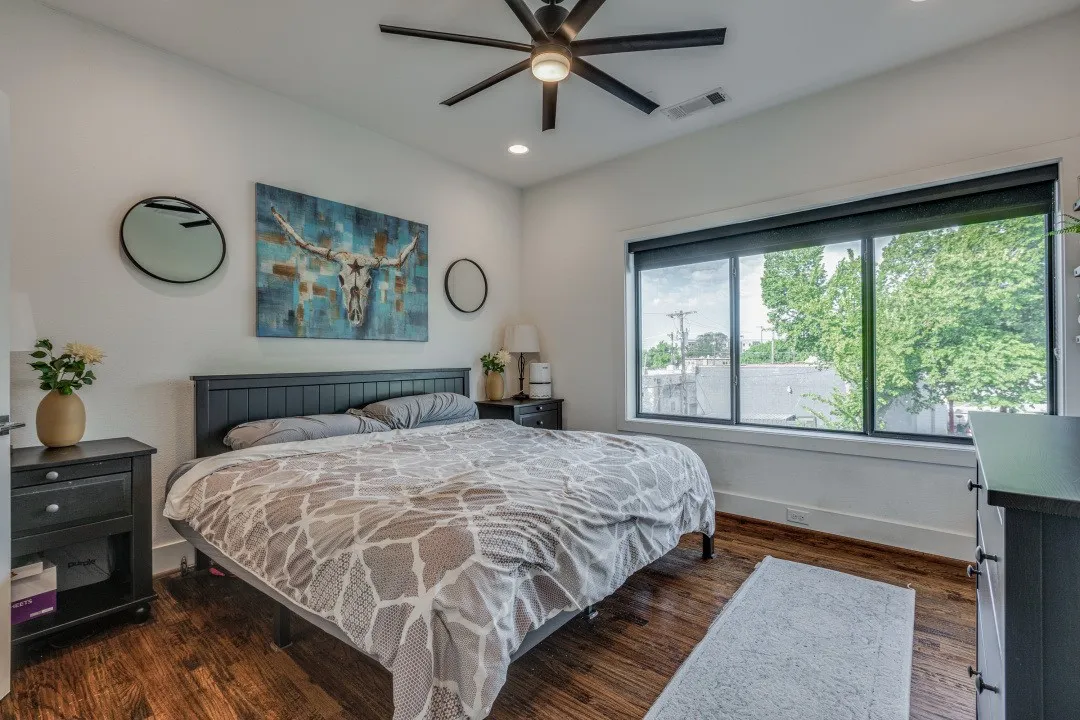 Townhouse For Rent in Dallas County , 5602 Lindell Avenue D, Dallas, Texas 75206, 2 Bedrooms, 3 Bathrooms, 2 Garage spaces, 1,487 Sqft, built in 2017, Price $3,195, mls#21306881, Real Estate Agent in Dallas, Homes For Rent in Dallas county, Homes For Rent in Dallas, Realtor in Dallas Texas, Real Estate Brokerage Independent Realty Texas, Luminita Cordes Realtor