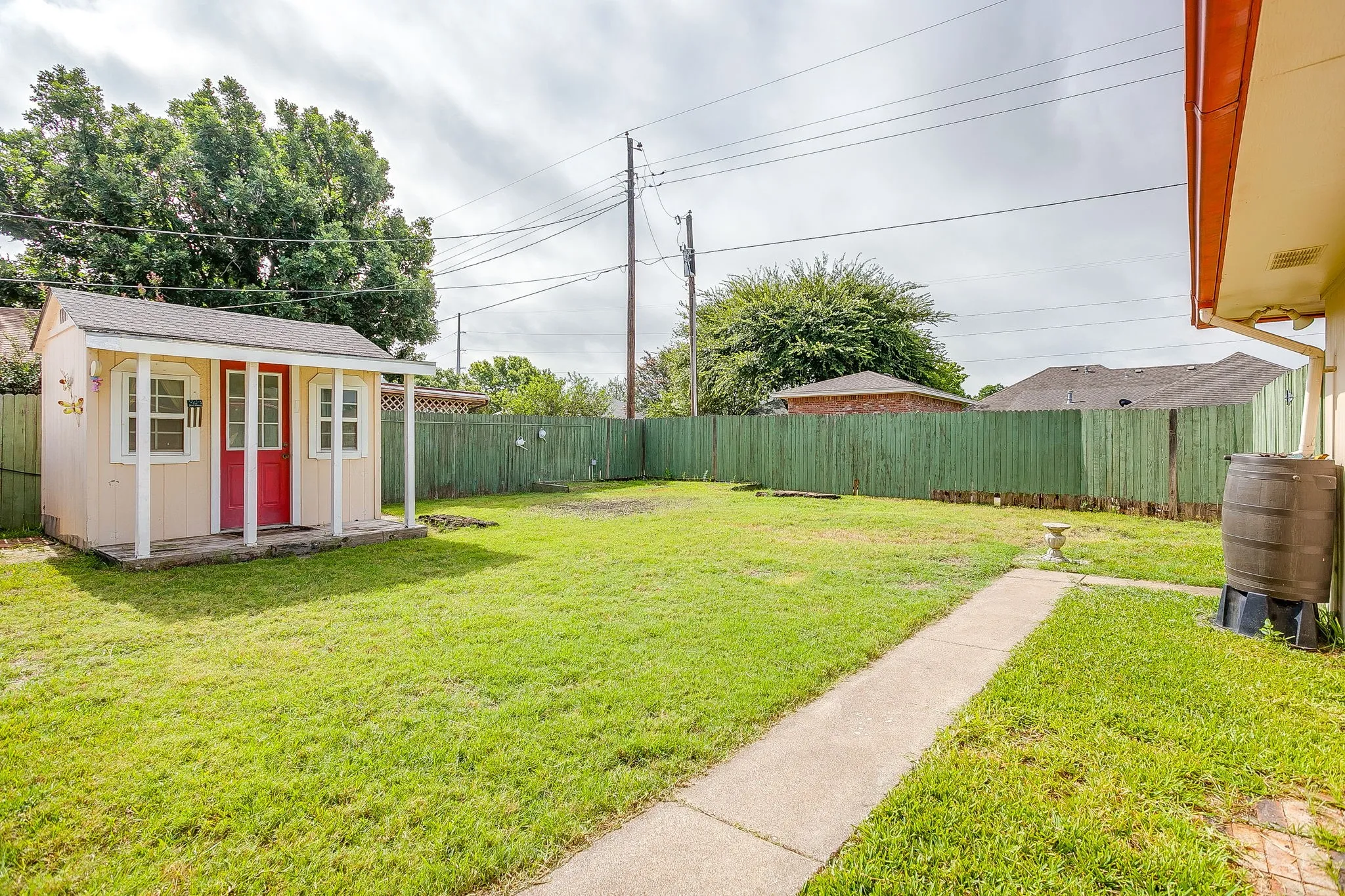 Yard has craft shop