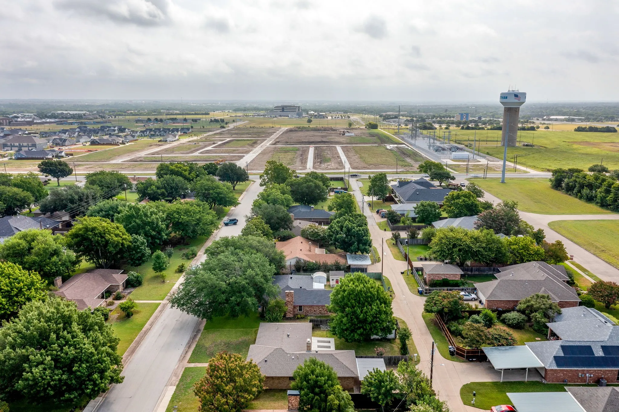 Single Family Residence For Sale in Ellis County , 209 Hillcrest Drive, Midlothian, Texas 76065, 3 Bedroom, 2 Bathroom, 2 Garage spaces, 1,552 Sqft, built in 1965, mls#21305908, Real Estate Agent in Midlothian, Homes For Sale in Ellis county, Homes For Sale in Midlothian, Realtor in Midlothian Texas, Real Estate Brokerage Independent Realty Texas, Luminita Cordes Realtor