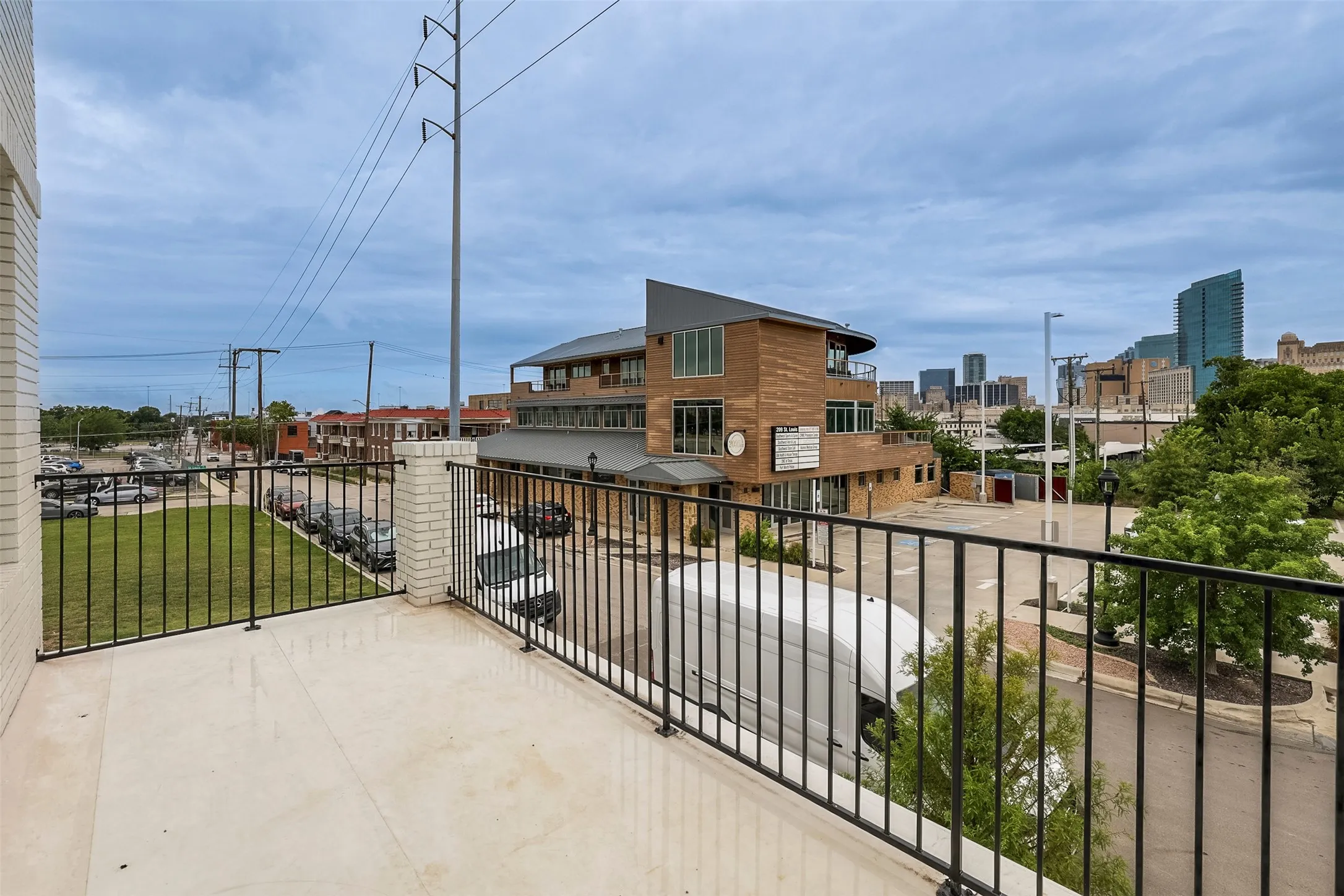 Apartment For Rent in Tarrant County , 309 W Daggett Avenue 205, Fort Worth, Texas 76104, 2 Bedroom, 2 Bathroom, Garage spaces, 1,633 Sqft, built in 2026, mls#21306635, Real Estate Agent in Fort Worth, Homes For Rent in Tarrant county, Homes For Rent in Fort Worth, Realtor in Fort Worth Texas, Real Estate Brokerage Independent Realty Texas, Luminita Cordes Realtor