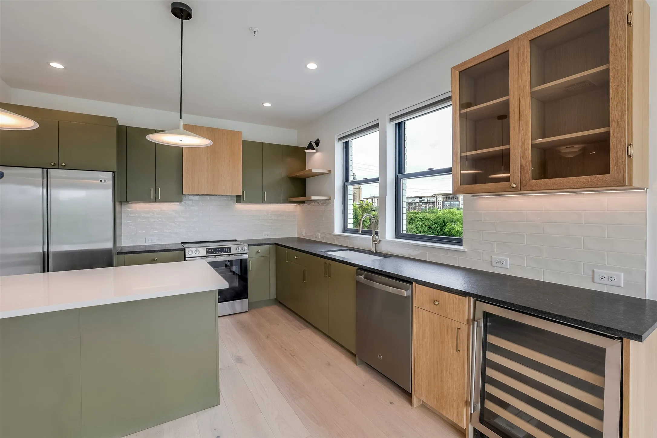 Apartment For Rent in Tarrant County , 309 W Daggett Avenue 205, Fort Worth, Texas 76104, 2 Bedroom, 2 Bathroom, Garage spaces, 1,633 Sqft, built in 2026, mls#21306635, Real Estate Agent in Fort Worth, Homes For Rent in Tarrant county, Homes For Rent in Fort Worth, Realtor in Fort Worth Texas, Real Estate Brokerage Independent Realty Texas, Luminita Cordes Realtor