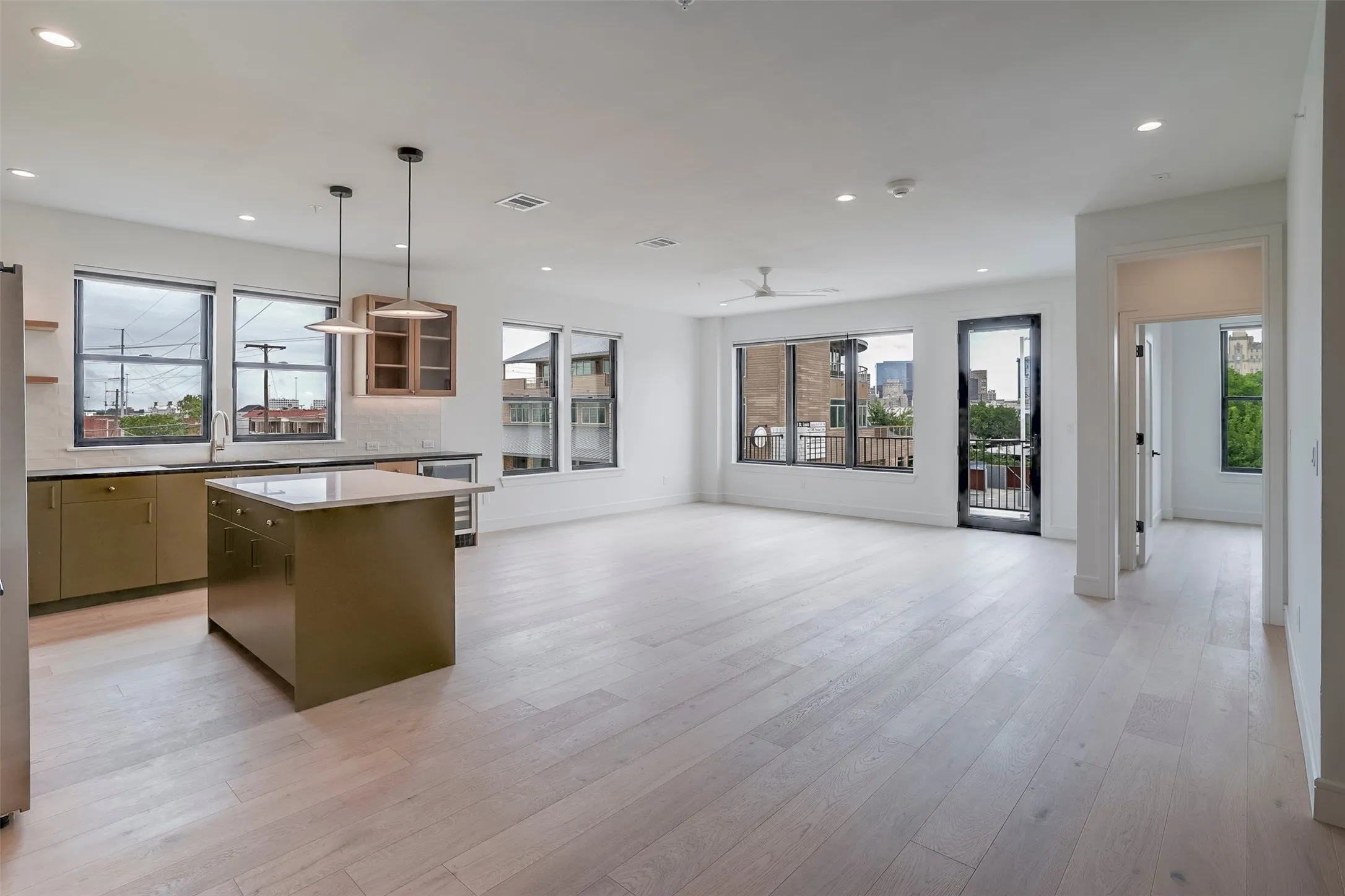 Apartment For Rent in Tarrant County , 309 W Daggett Avenue 205, Fort Worth, Texas 76104, 2 Bedroom, 2 Bathroom, Garage spaces, 1,633 Sqft, built in 2026, mls#21306635, Real Estate Agent in Fort Worth, Homes For Rent in Tarrant county, Homes For Rent in Fort Worth, Realtor in Fort Worth Texas, Real Estate Brokerage Independent Realty Texas, Luminita Cordes Realtor